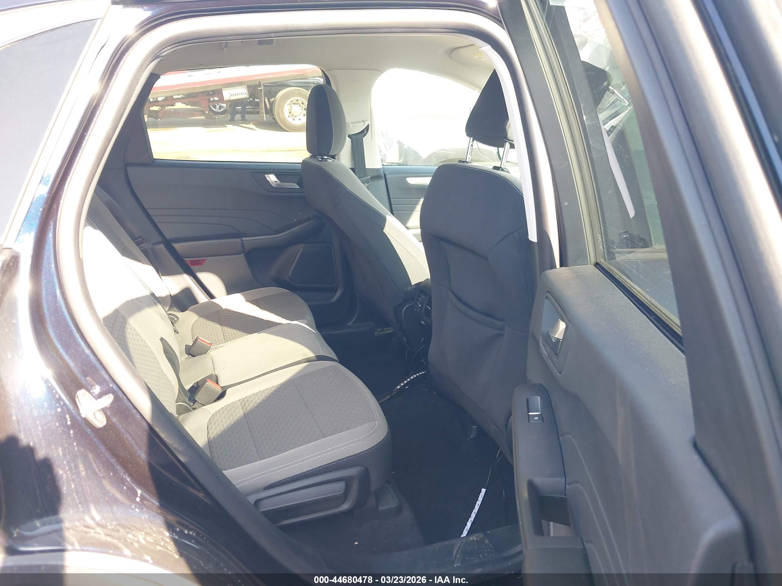 FORD ESCAPE image 8