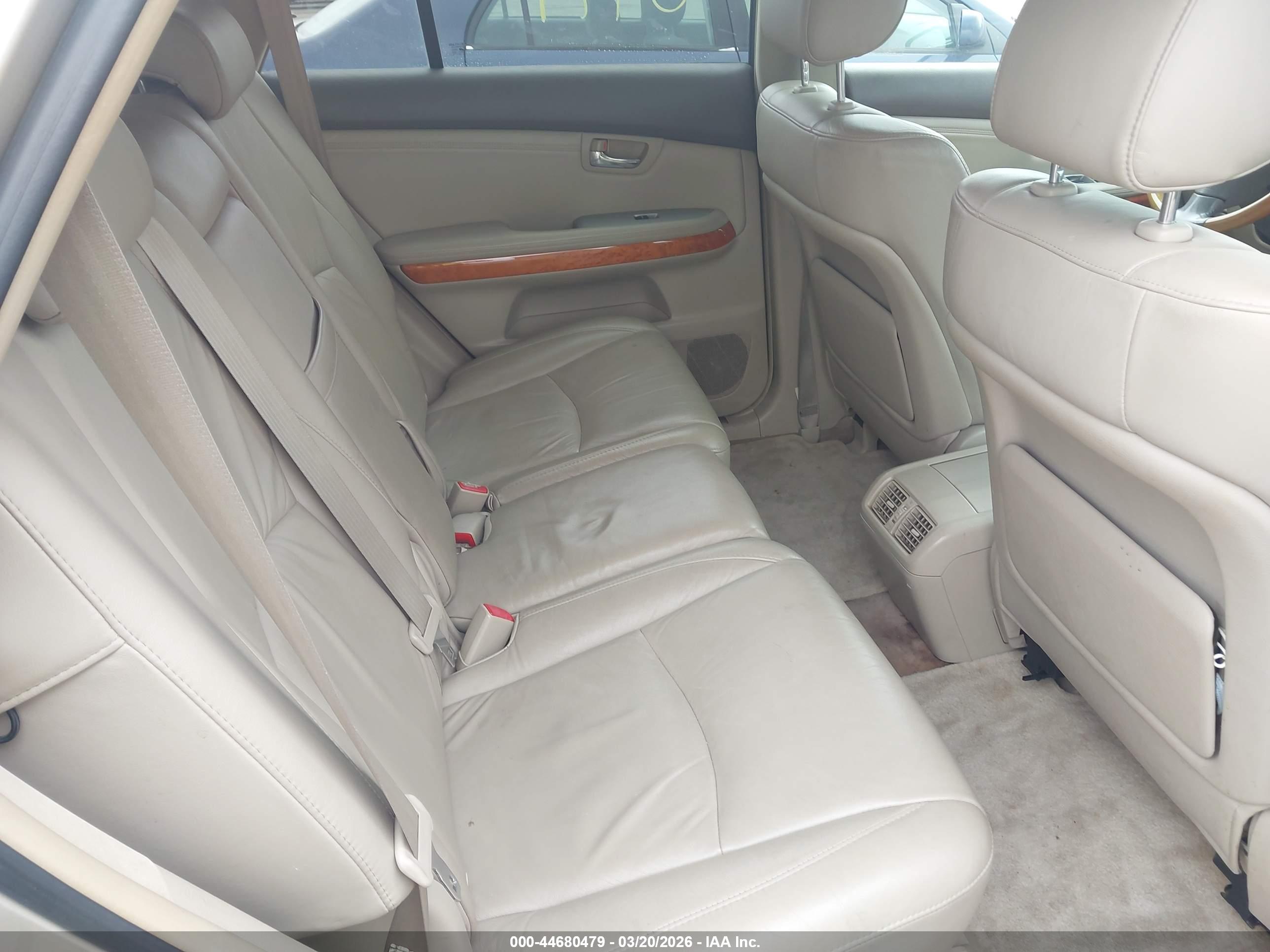 LEXUS RX image 8