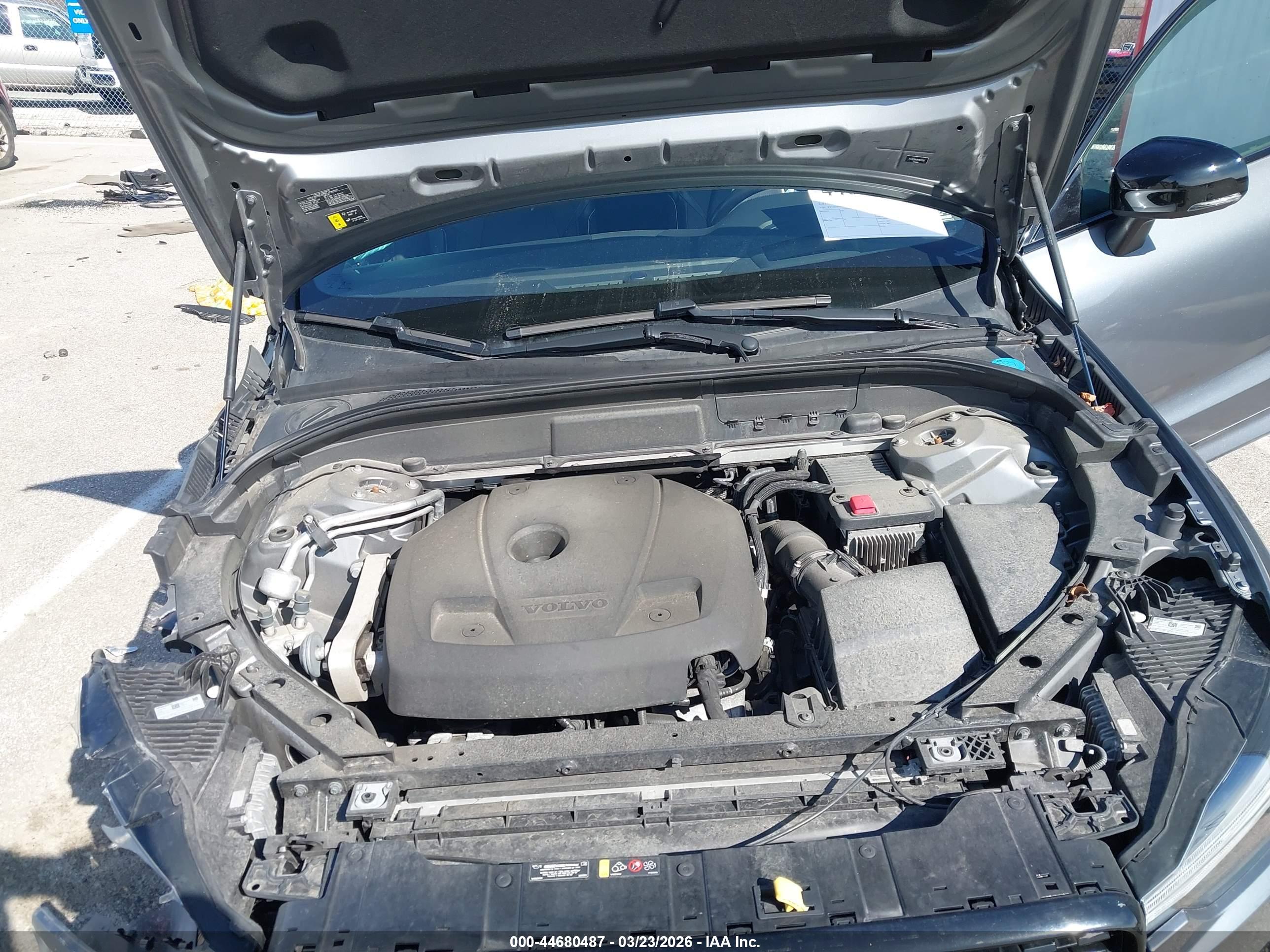 VOLVO XC60 image 10