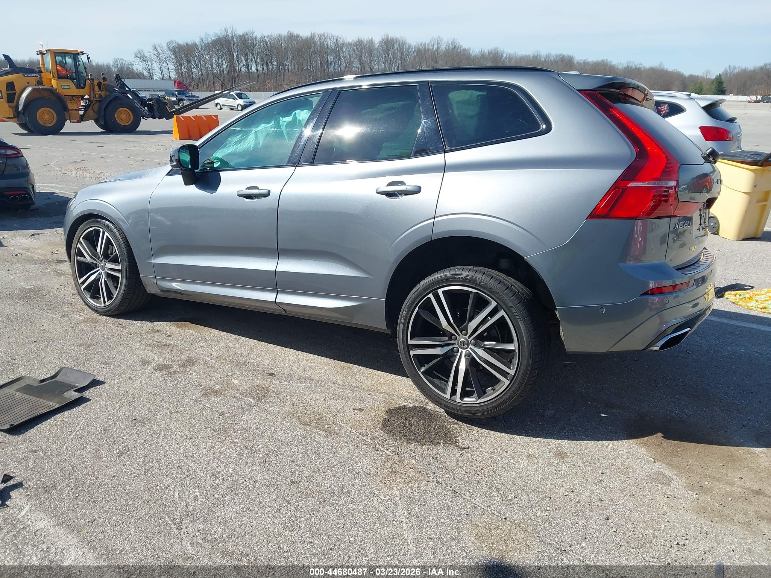 VOLVO XC60 image 3