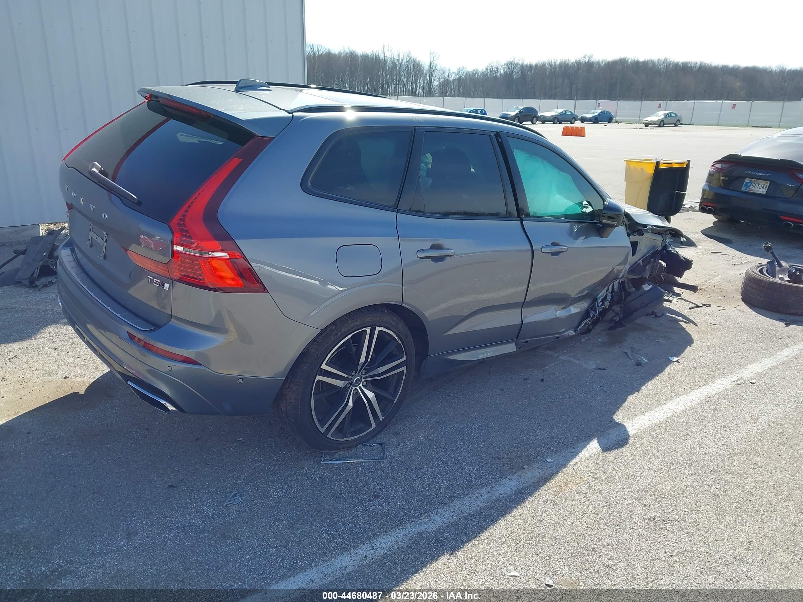 VOLVO XC60 image 4