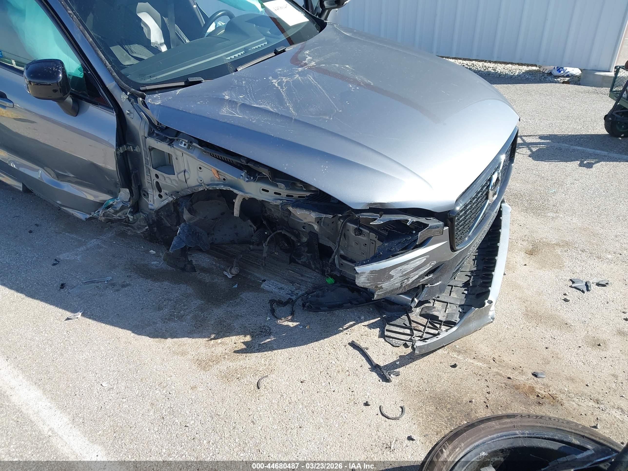VOLVO XC60 image 6