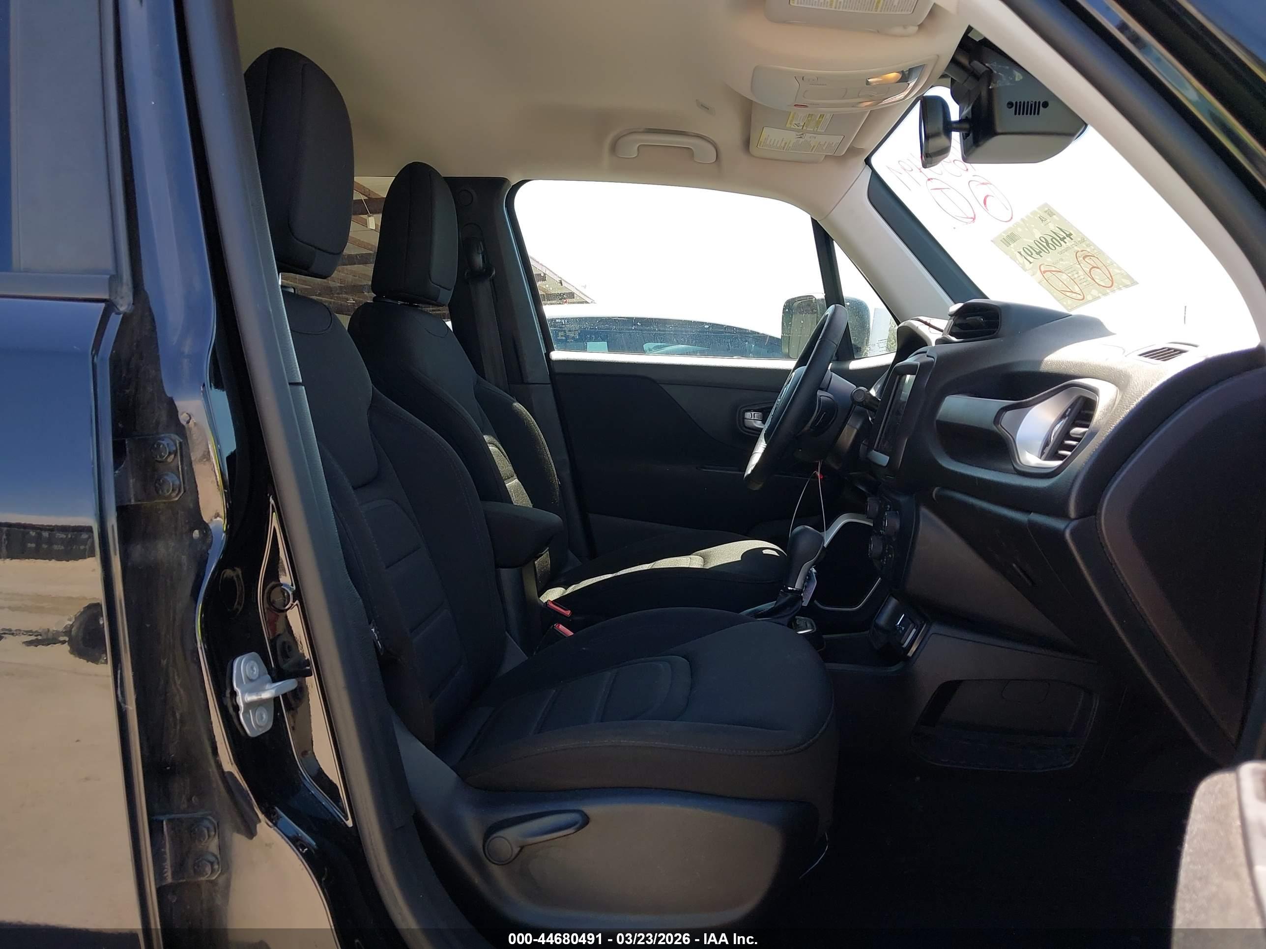 JEEP RENEGADE image 5