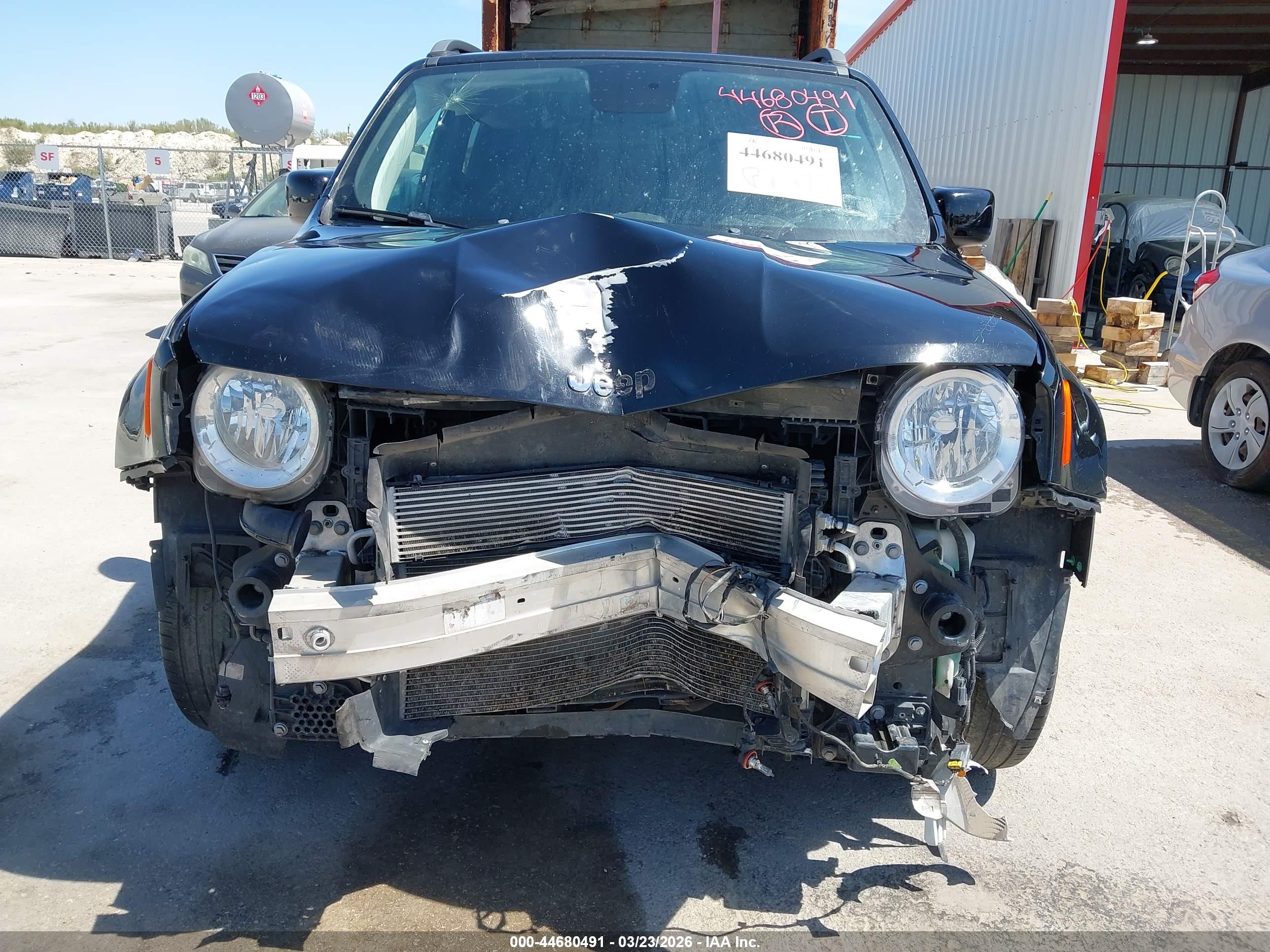 JEEP RENEGADE image 6