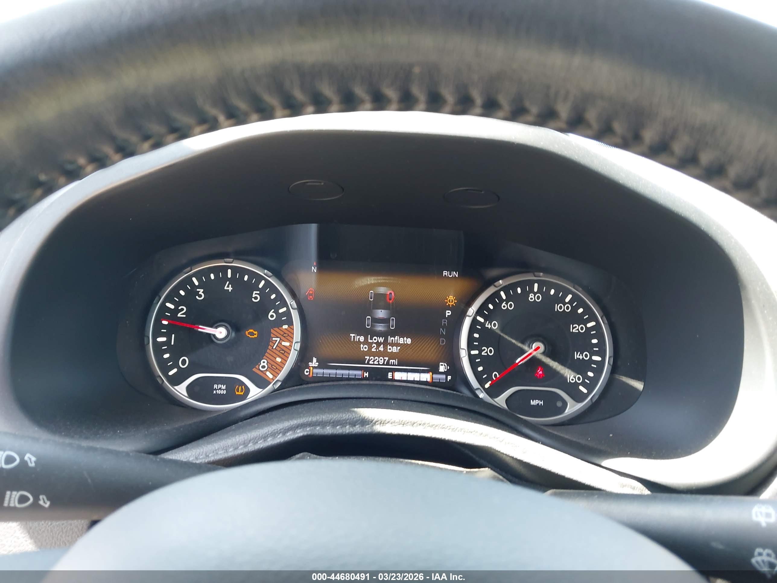 JEEP RENEGADE image 7