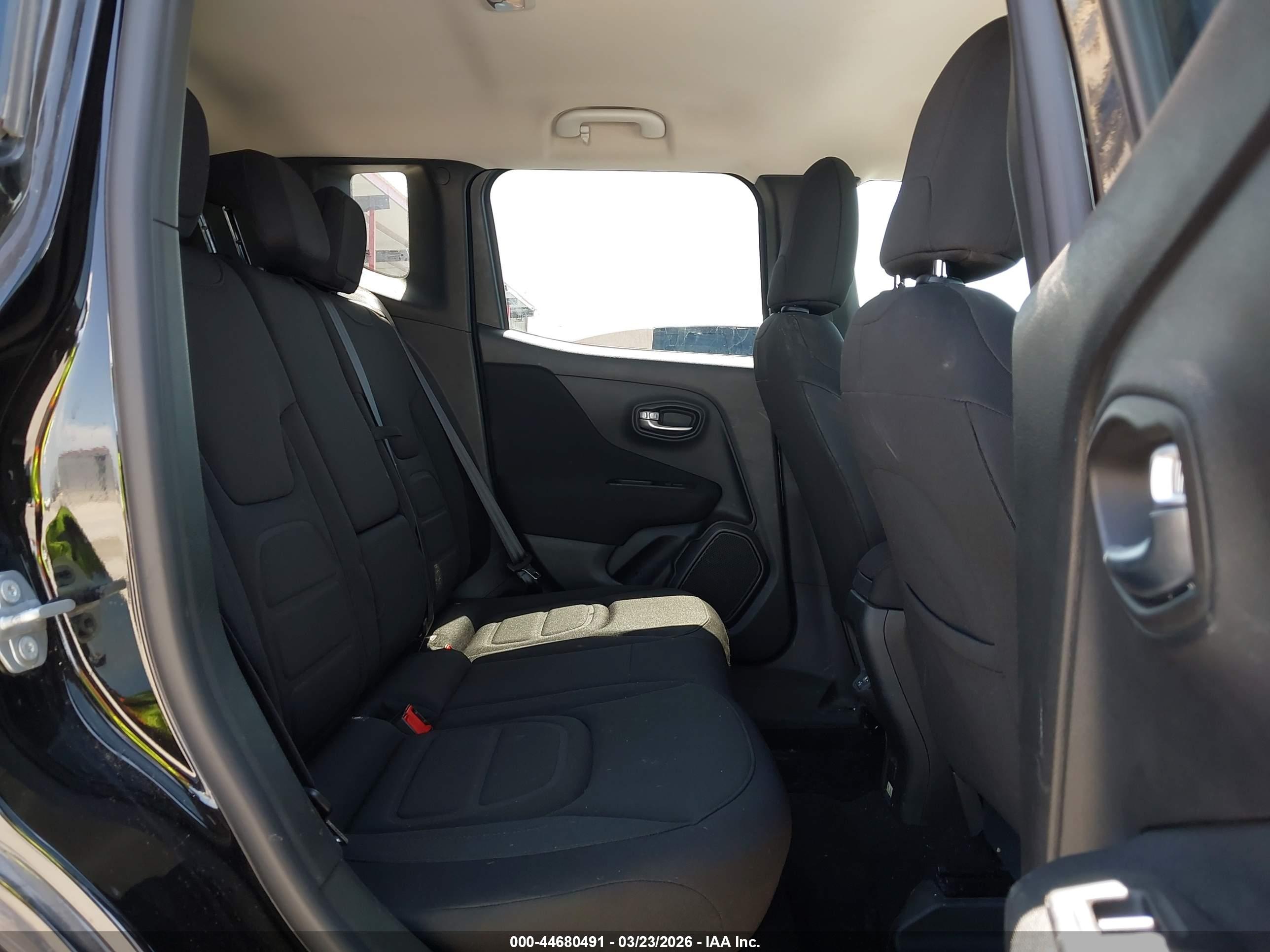 JEEP RENEGADE image 8