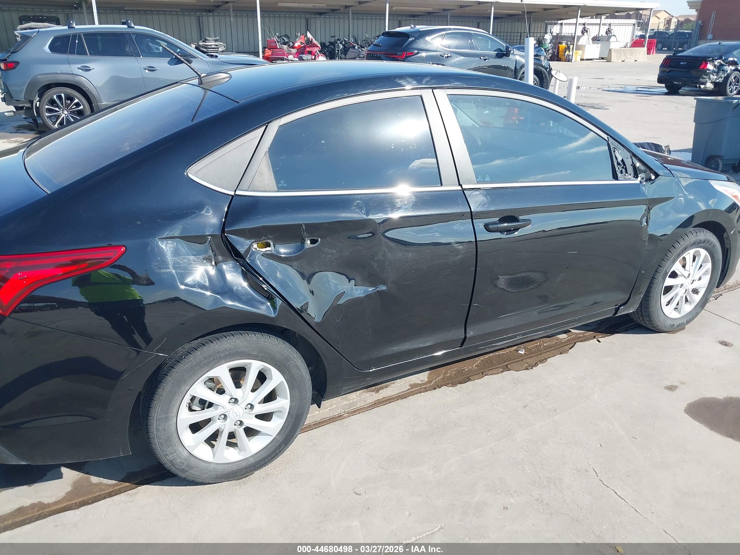 HYUNDAI ACCENT image 6