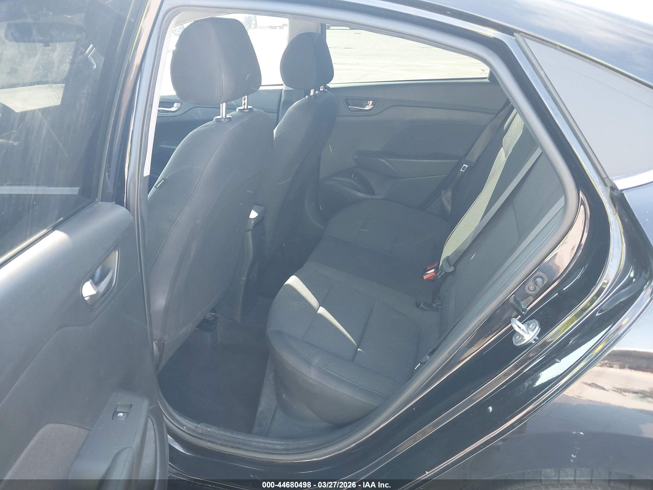HYUNDAI ACCENT image 8