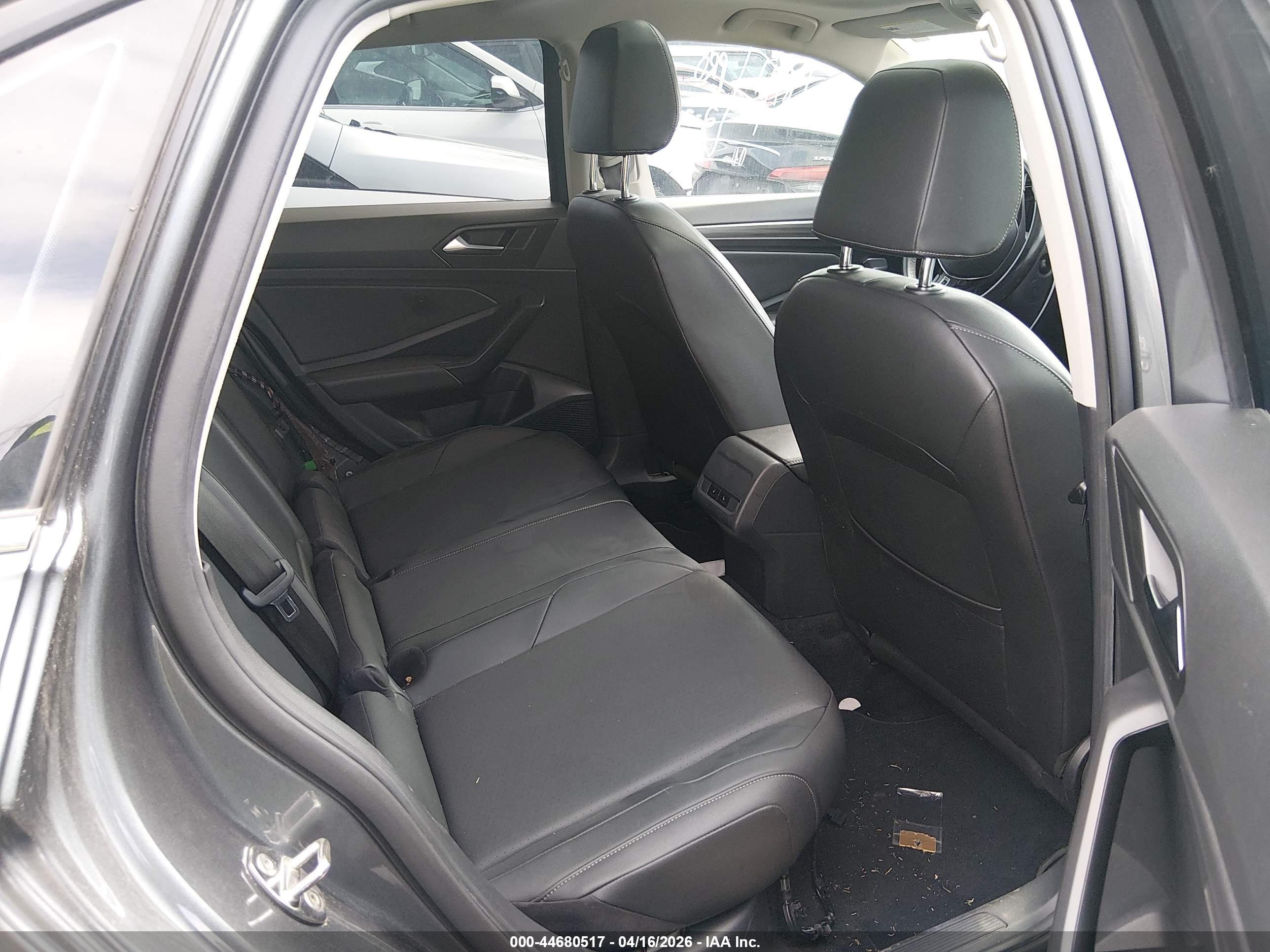 VOLKSWAGEN JETTA image 8