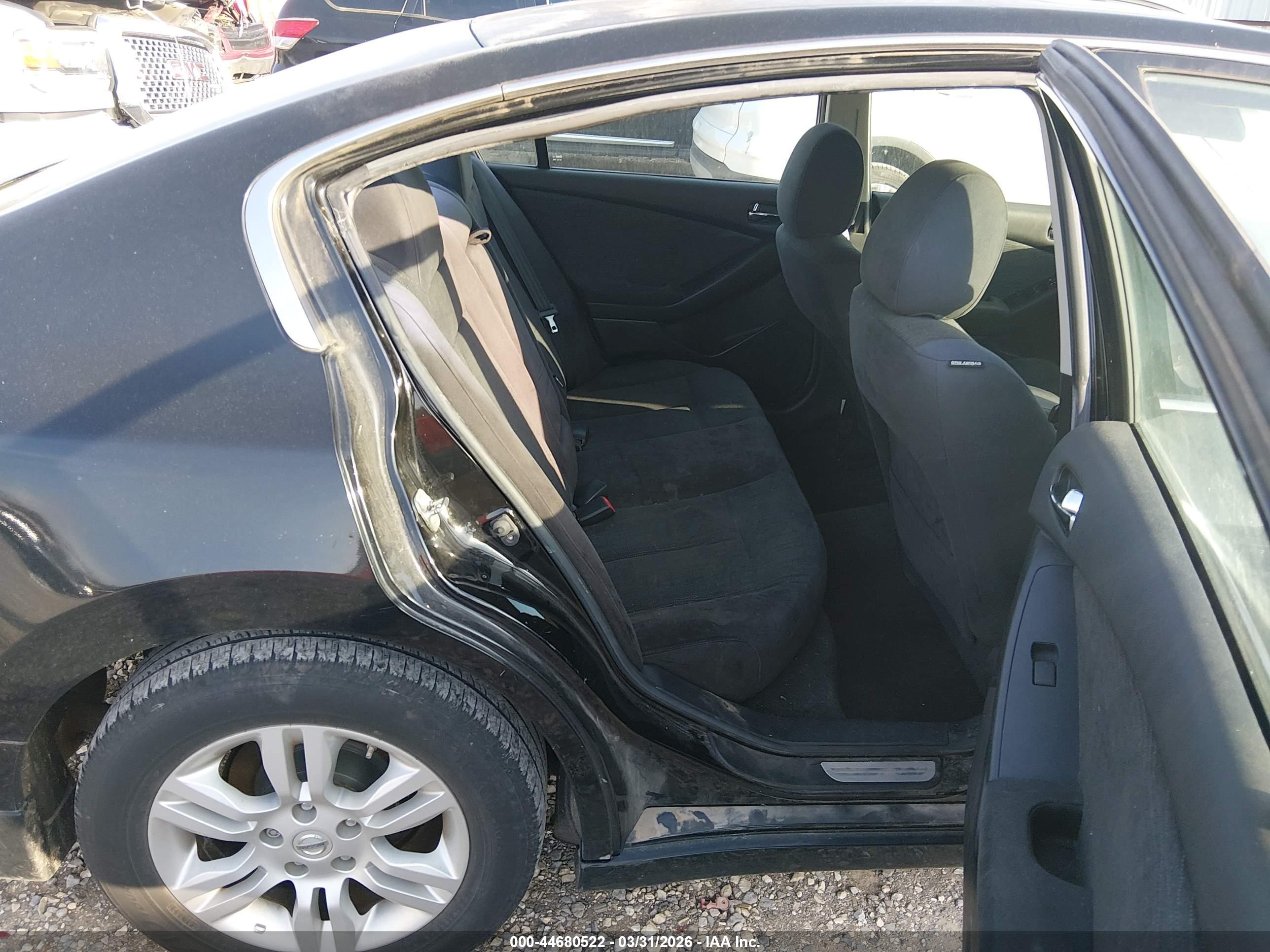 NISSAN ALTIMA image 8