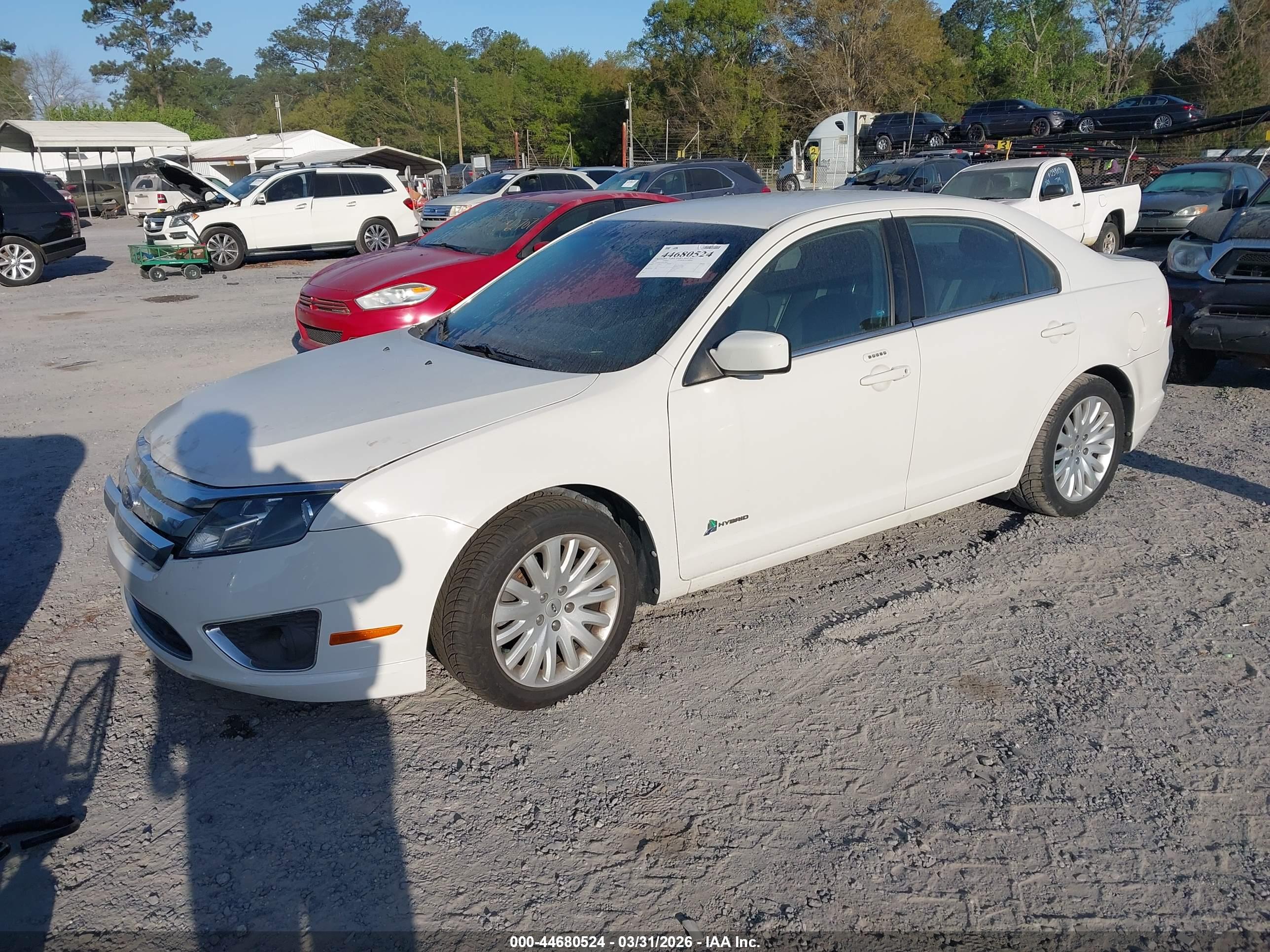 FORD FUSION image 2