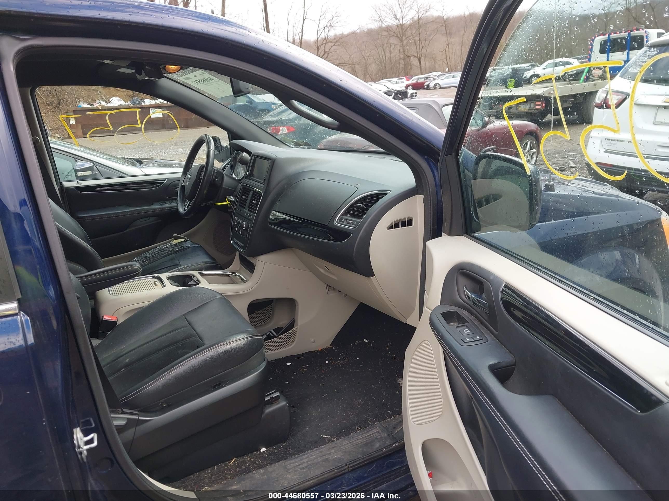DODGE GRAND image 5