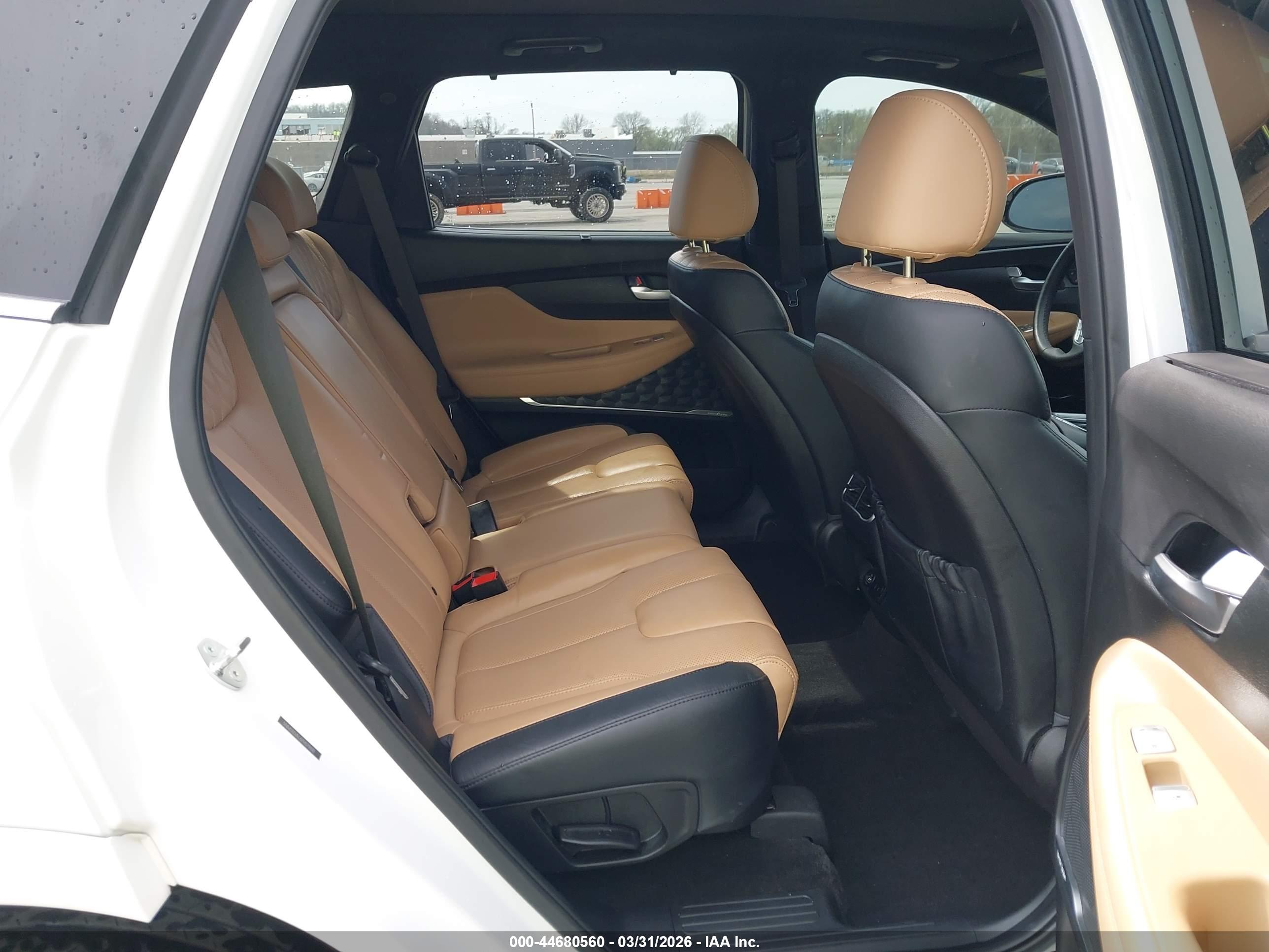 HYUNDAI SANTA image 8