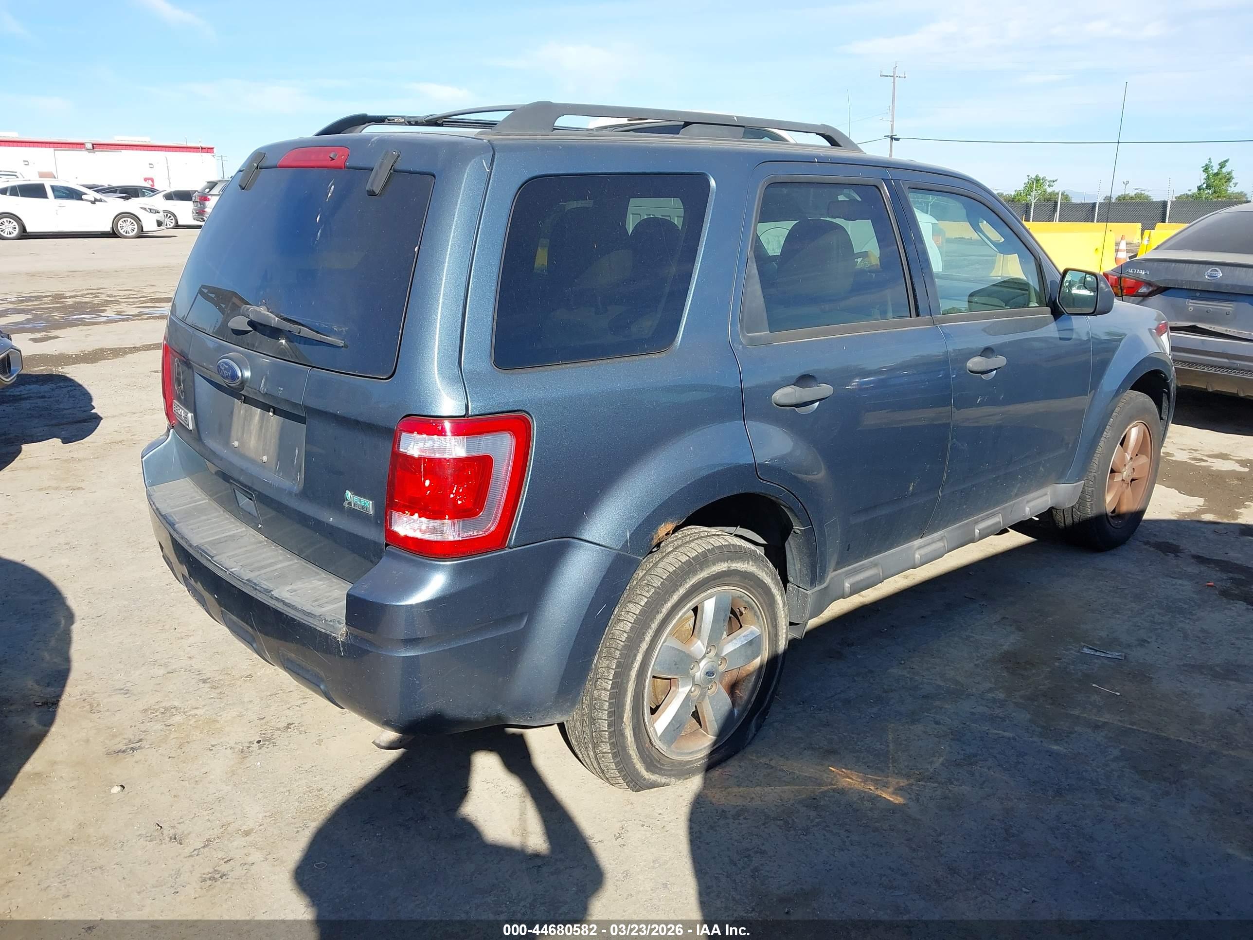 FORD ESCAPE image 4