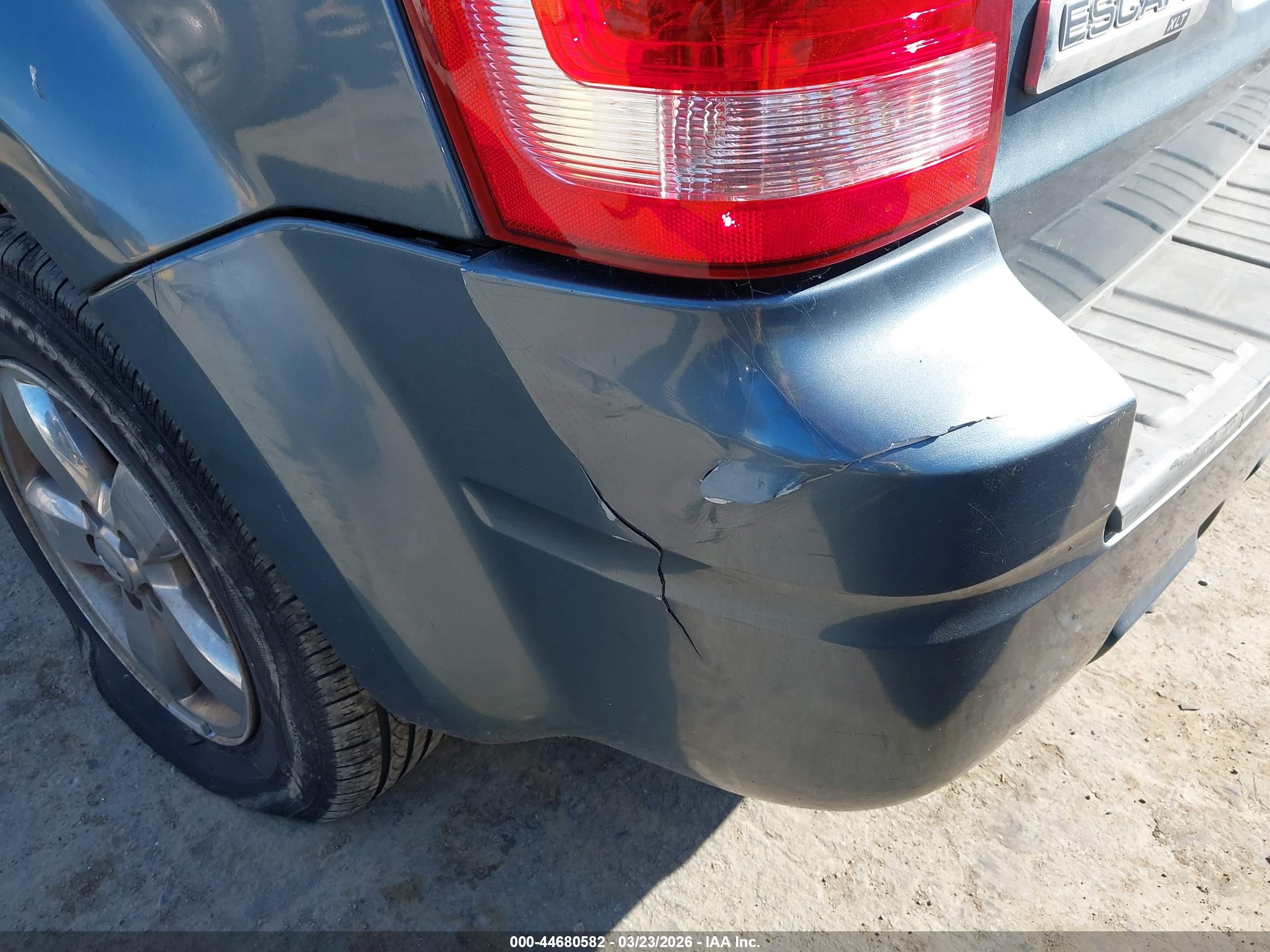FORD ESCAPE image 6