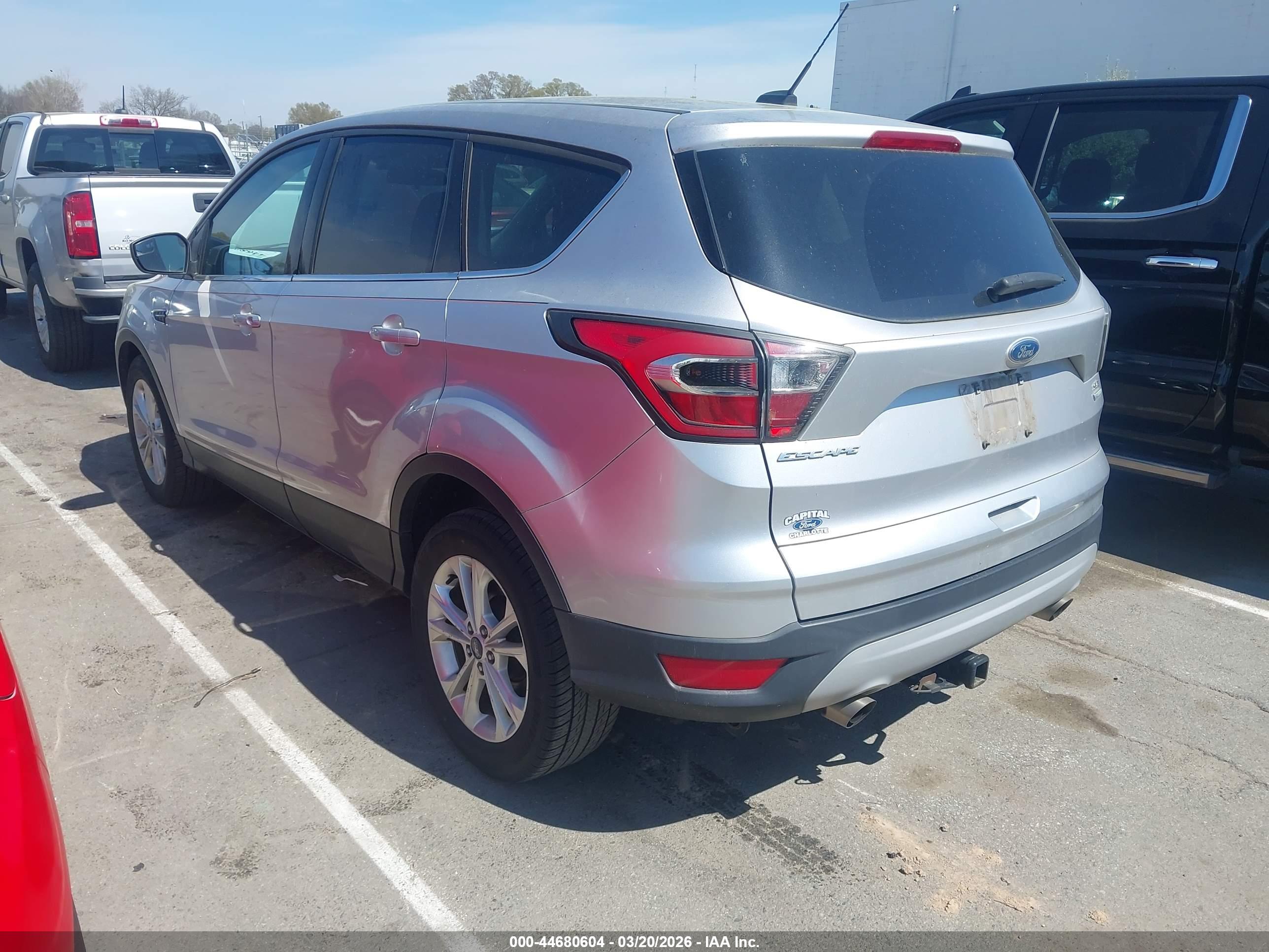 FORD ESCAPE image 3
