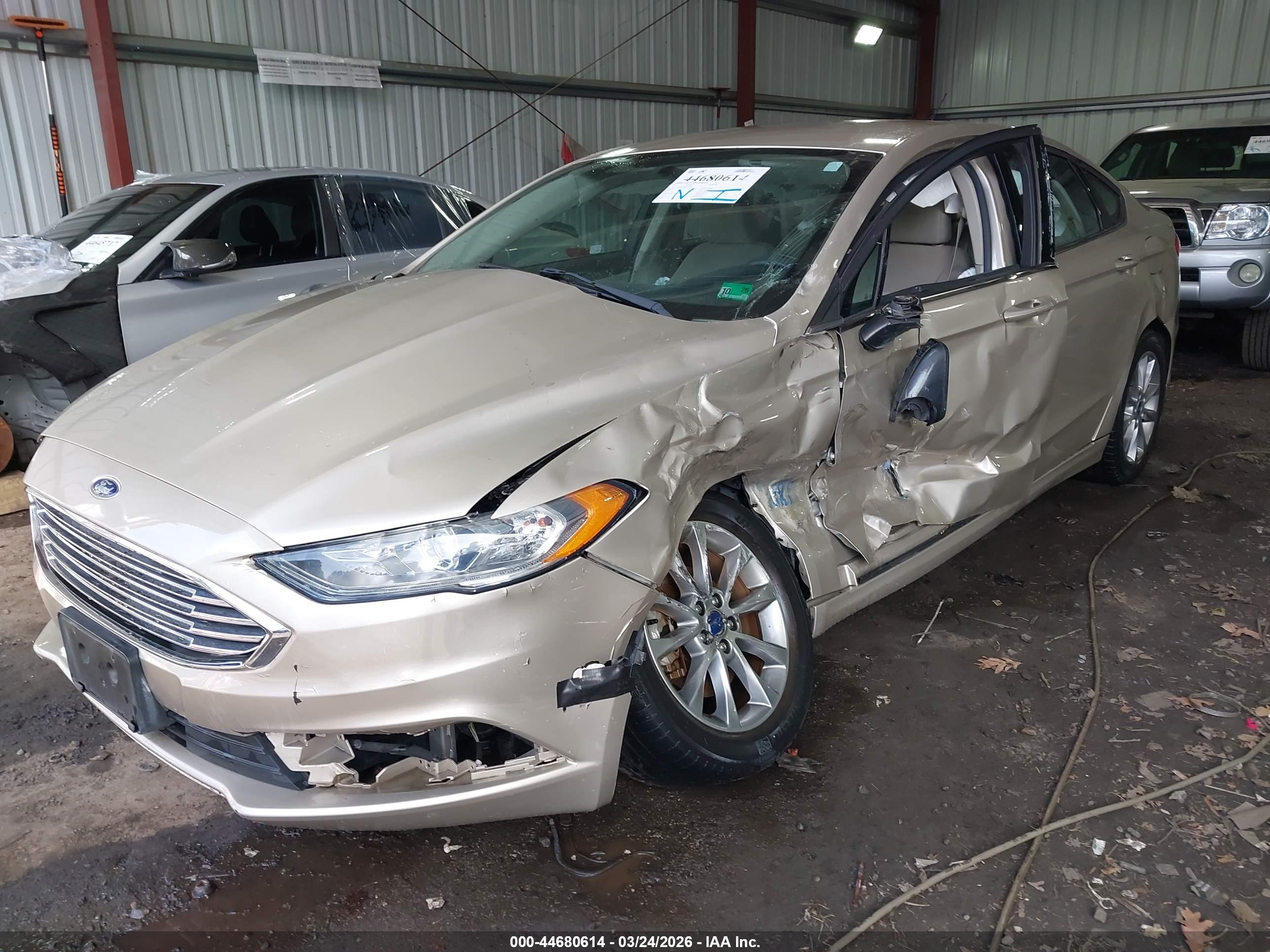 FORD FUSION image 6