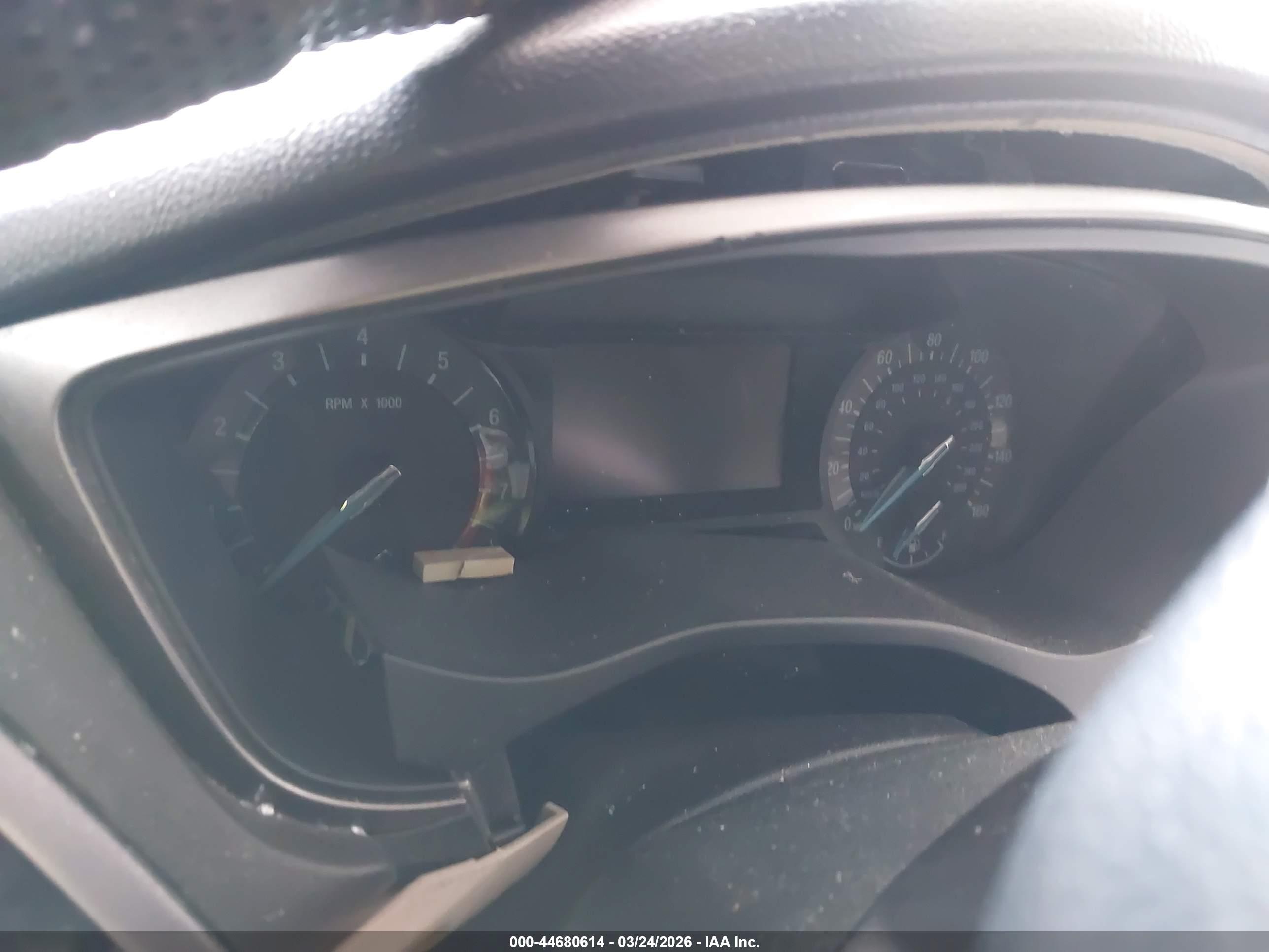 FORD FUSION image 7