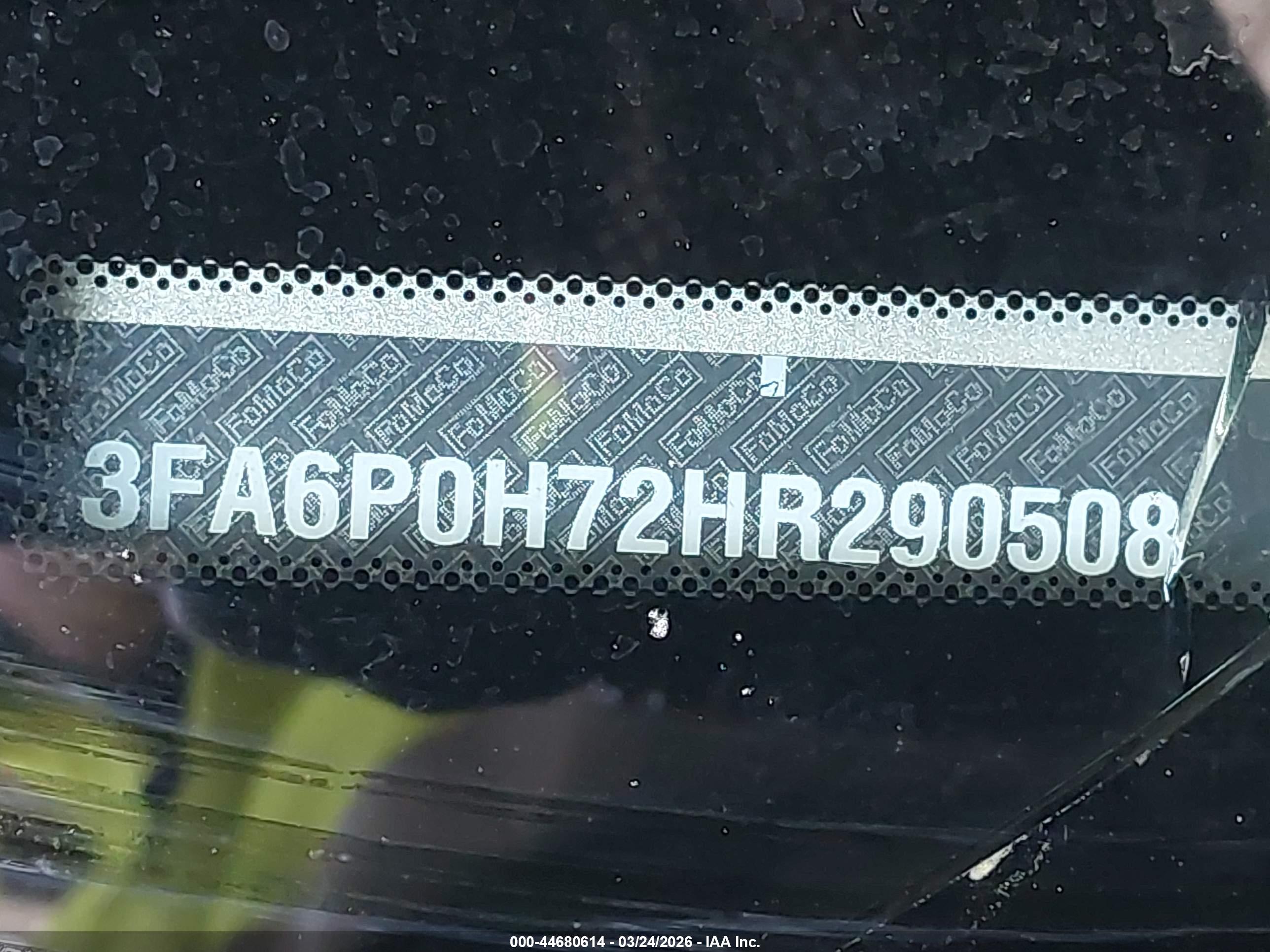 FORD FUSION image 9