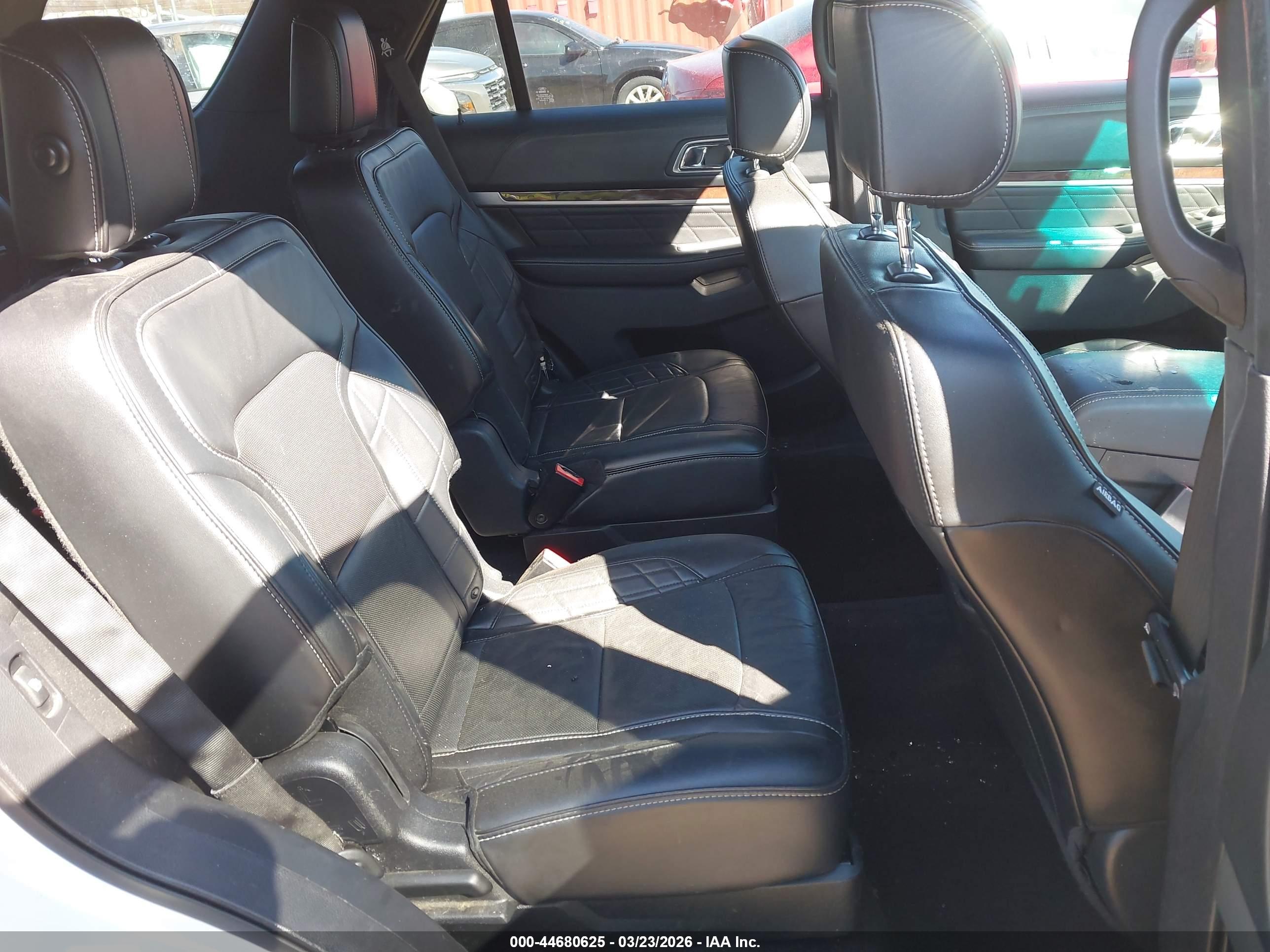 FORD EXPLORER image 8