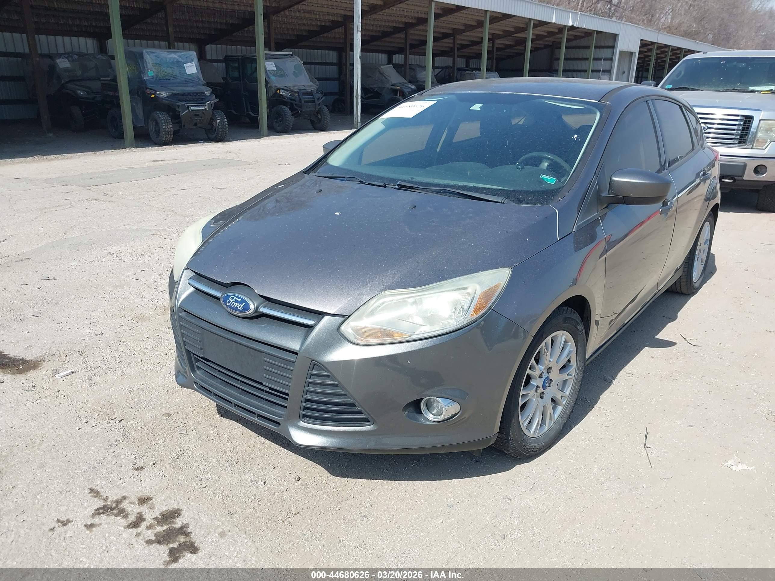 FORD FOCUS image 2