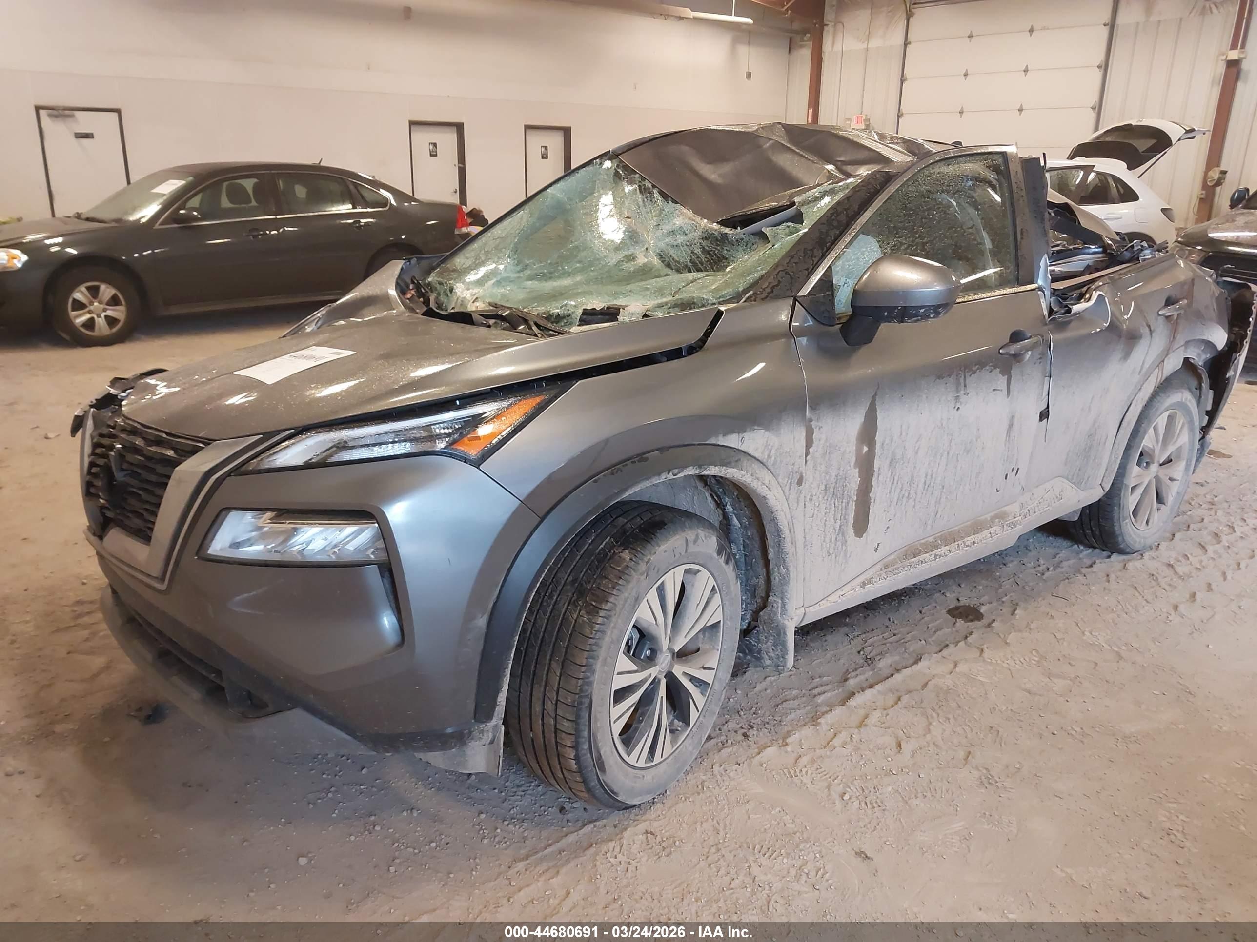 NISSAN ROGUE image 2