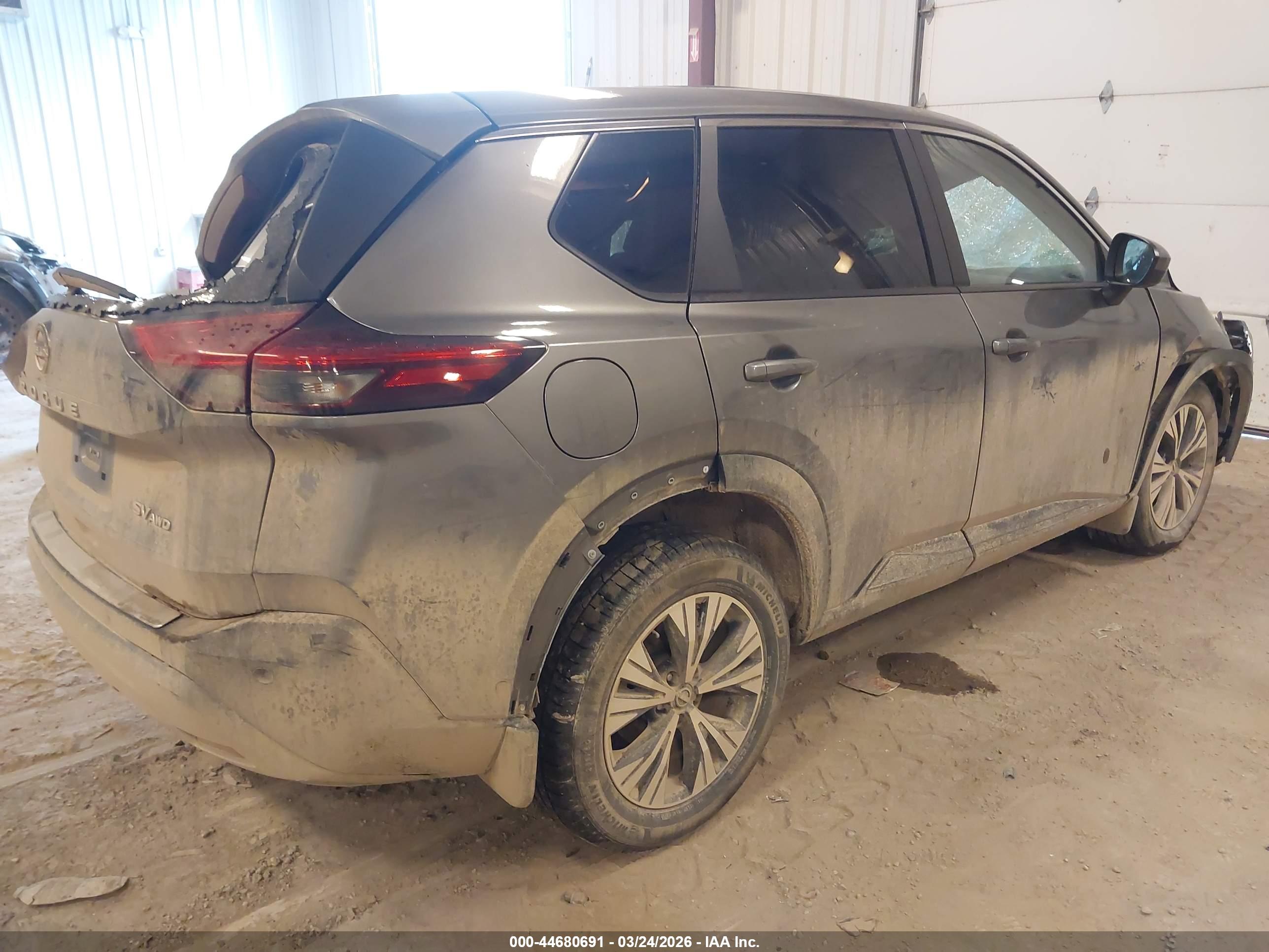 NISSAN ROGUE image 4