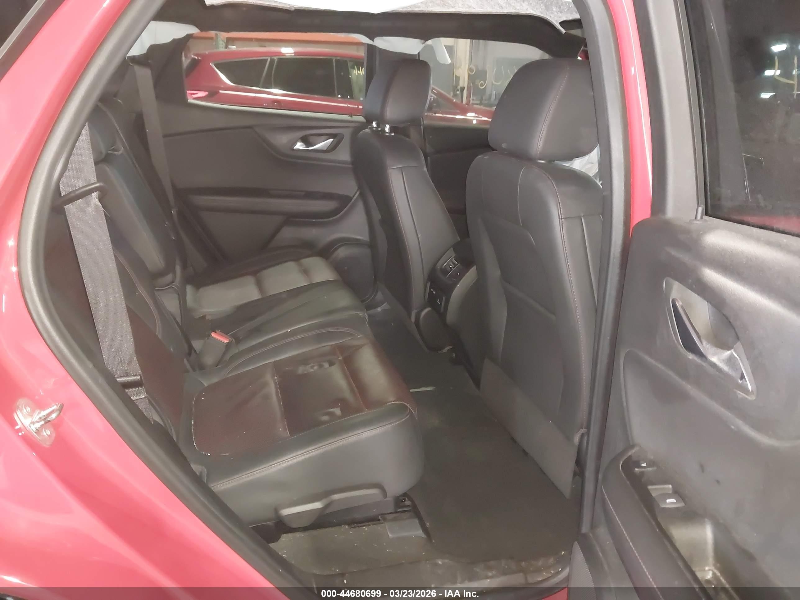 CHEVROLET BLAZER image 8