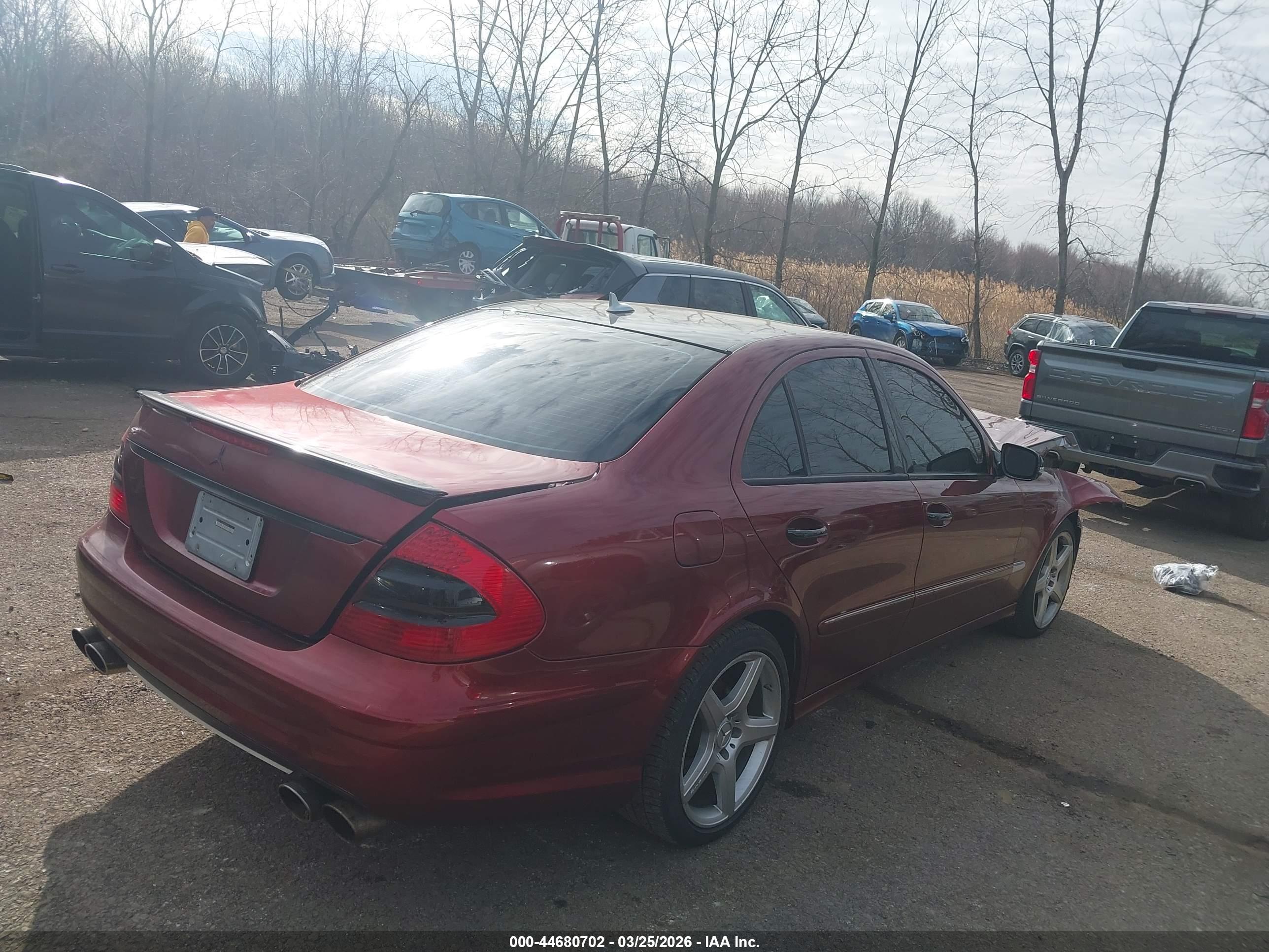 MERCEDES-BENZ E image 4