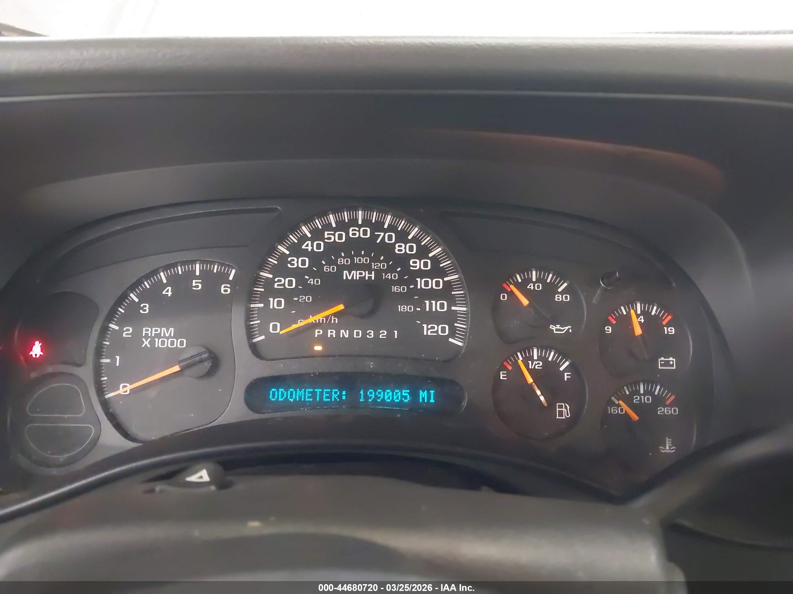 CHEVROLET SILVERADO image 7
