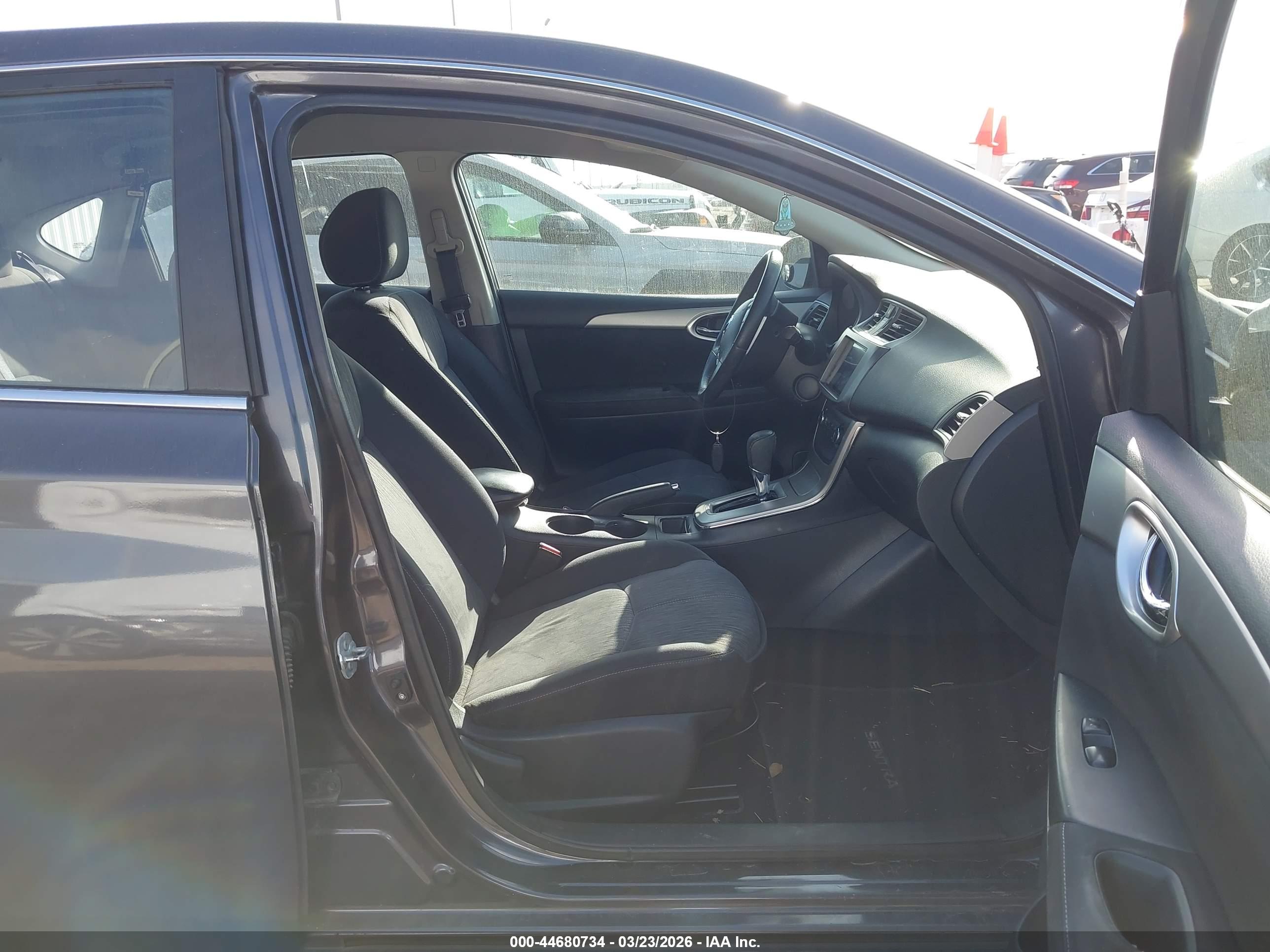 NISSAN SENTRA image 5