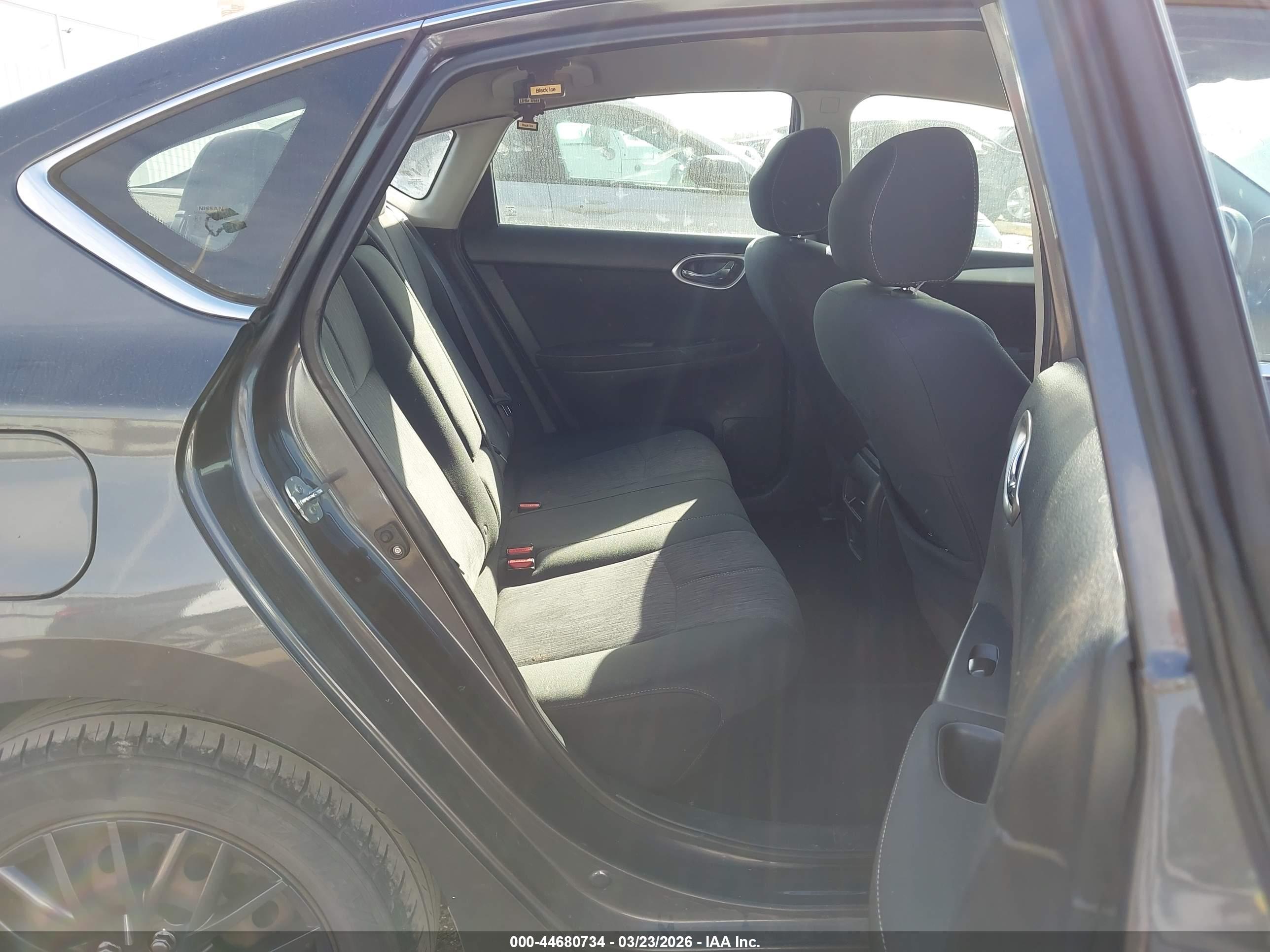 NISSAN SENTRA image 8