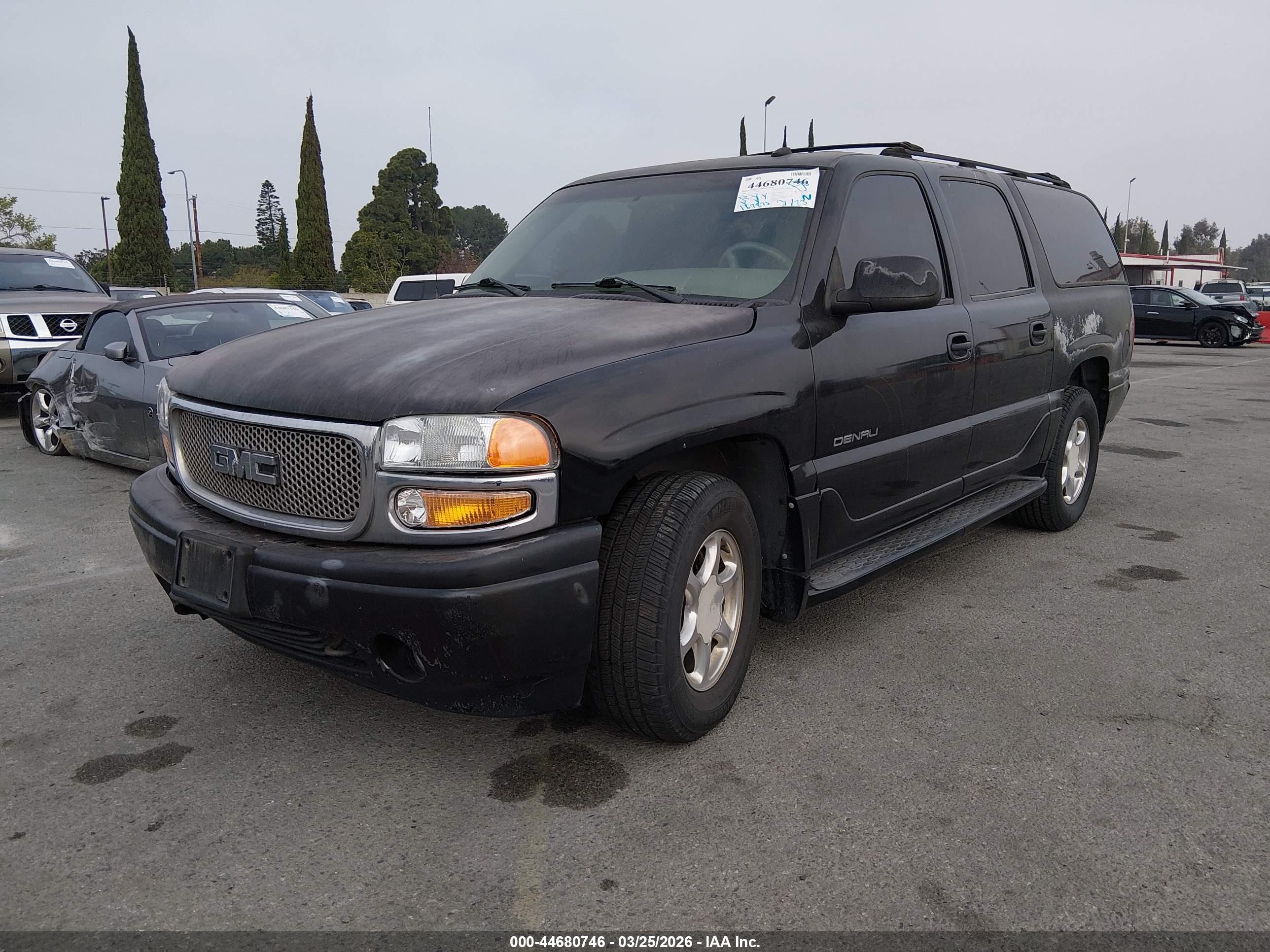 GMC YUKON image 2