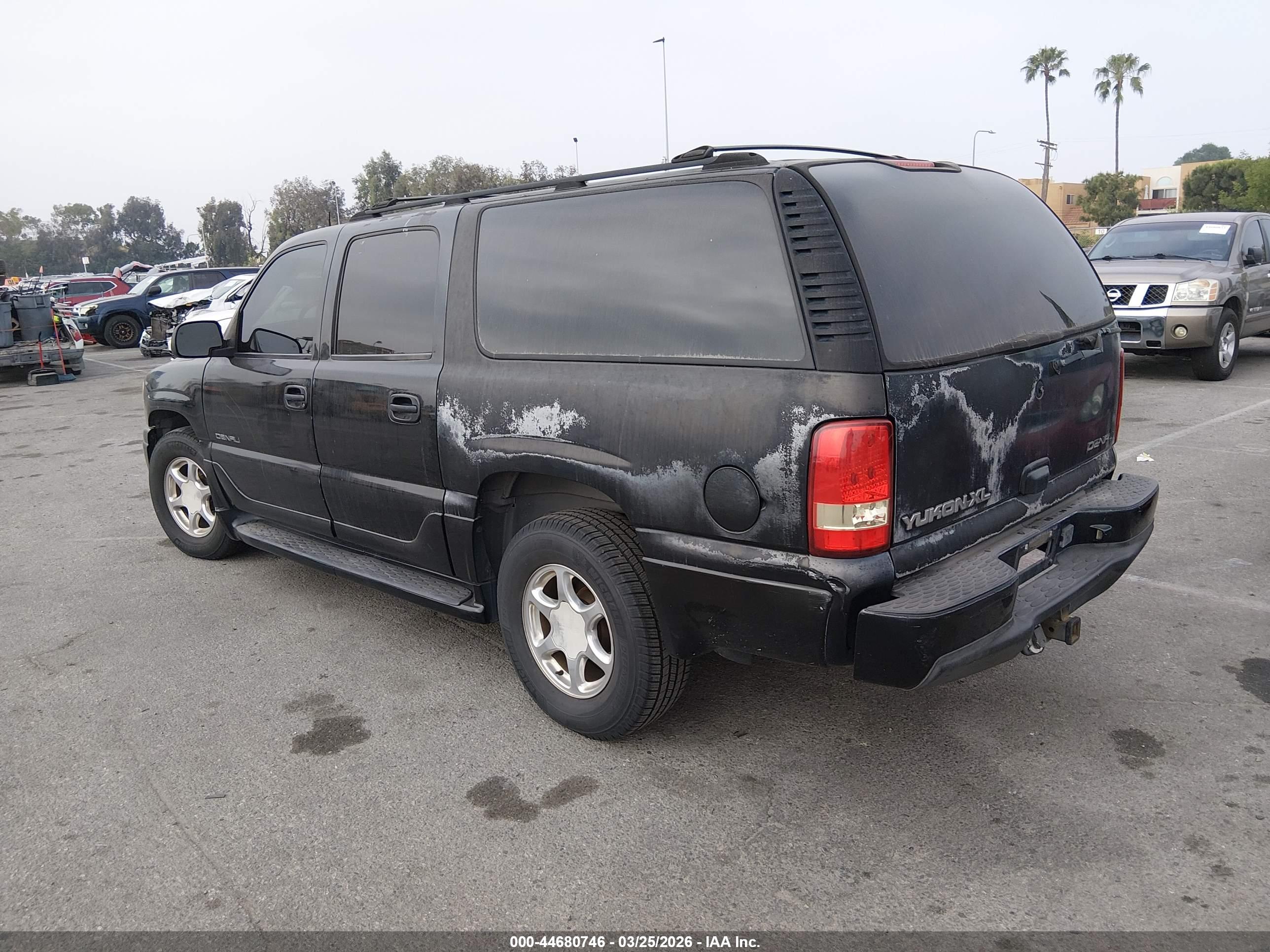 GMC YUKON image 3