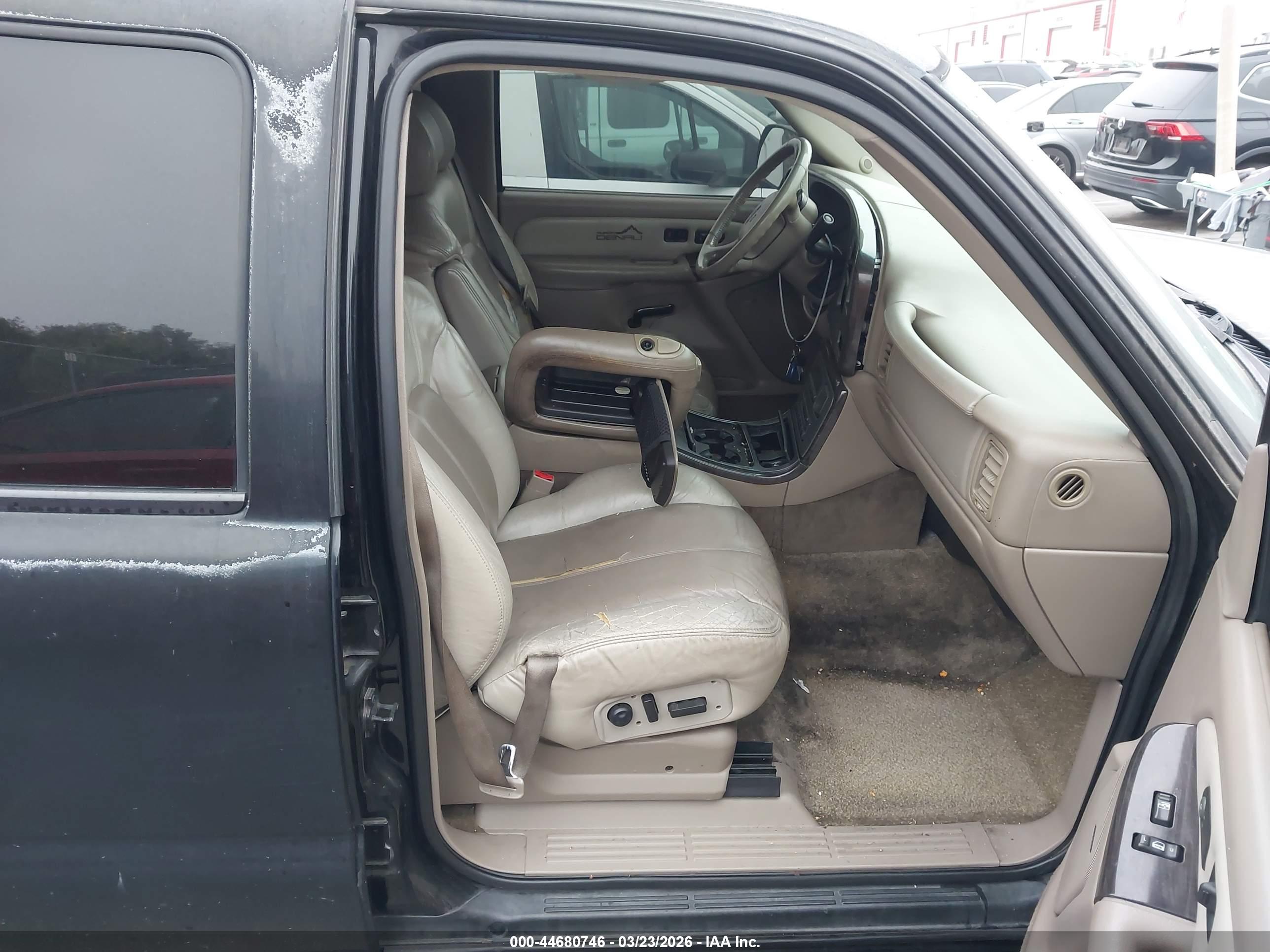 GMC YUKON image 5