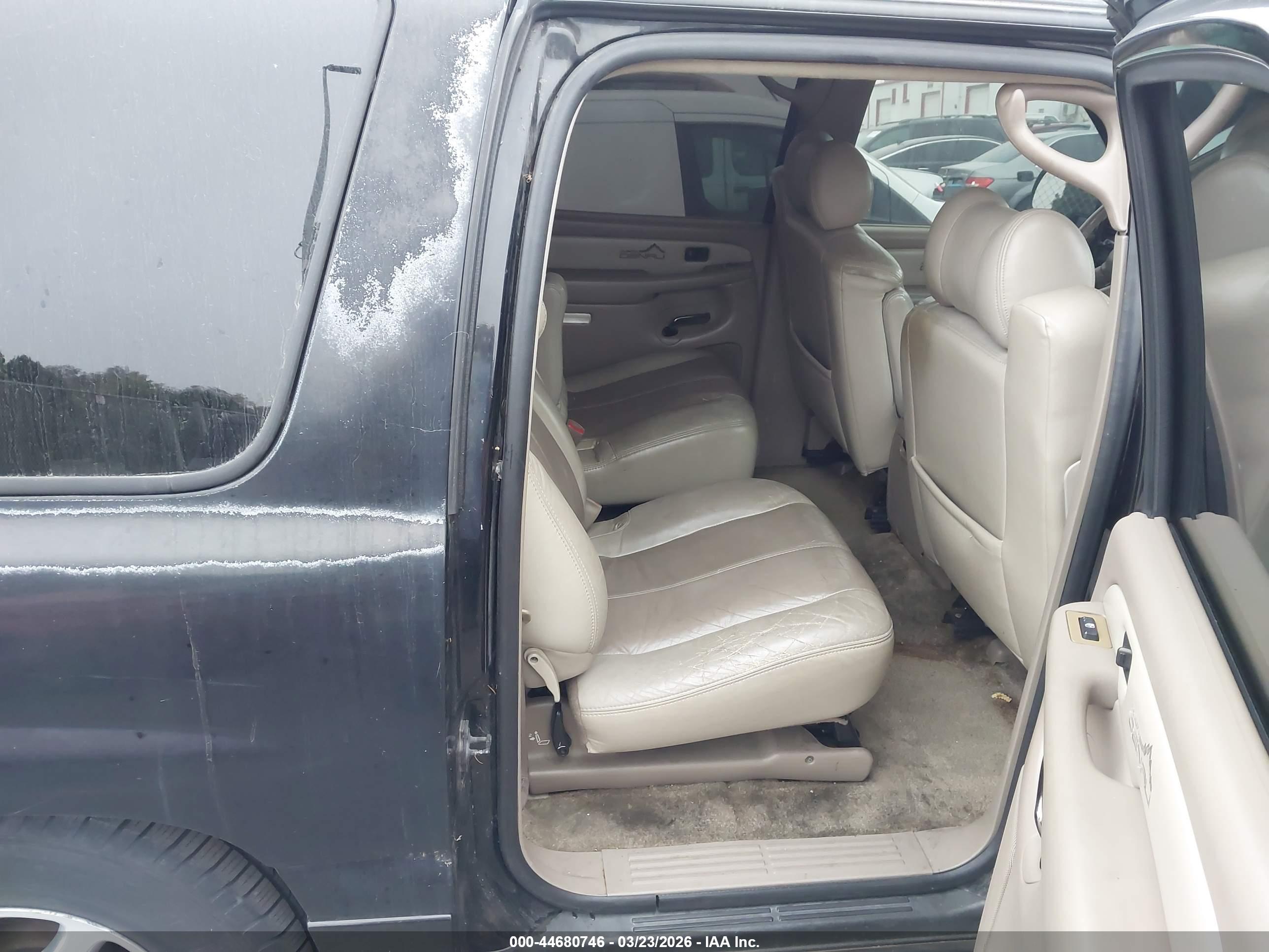 GMC YUKON image 8