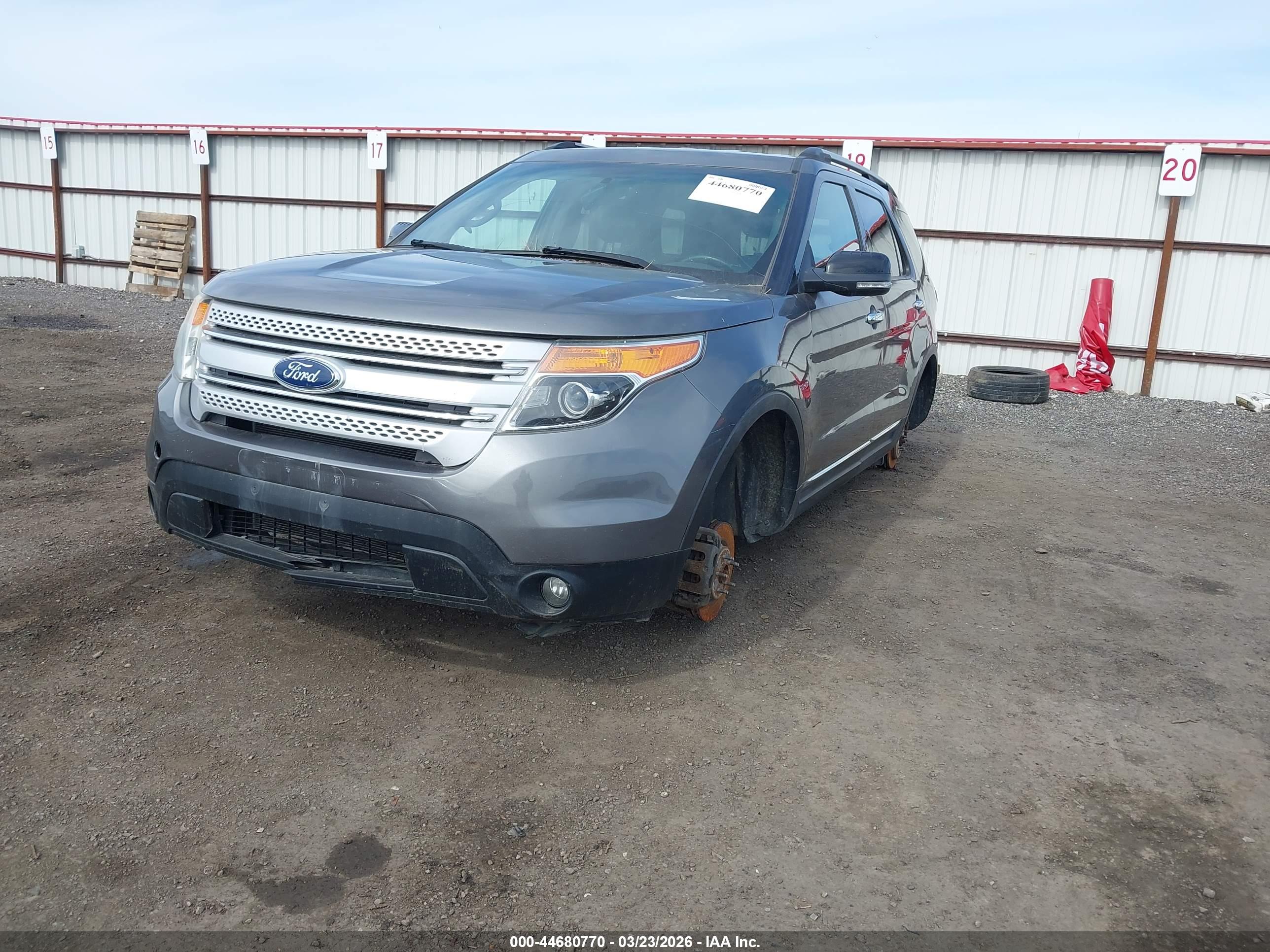 FORD EXPLORER image 2
