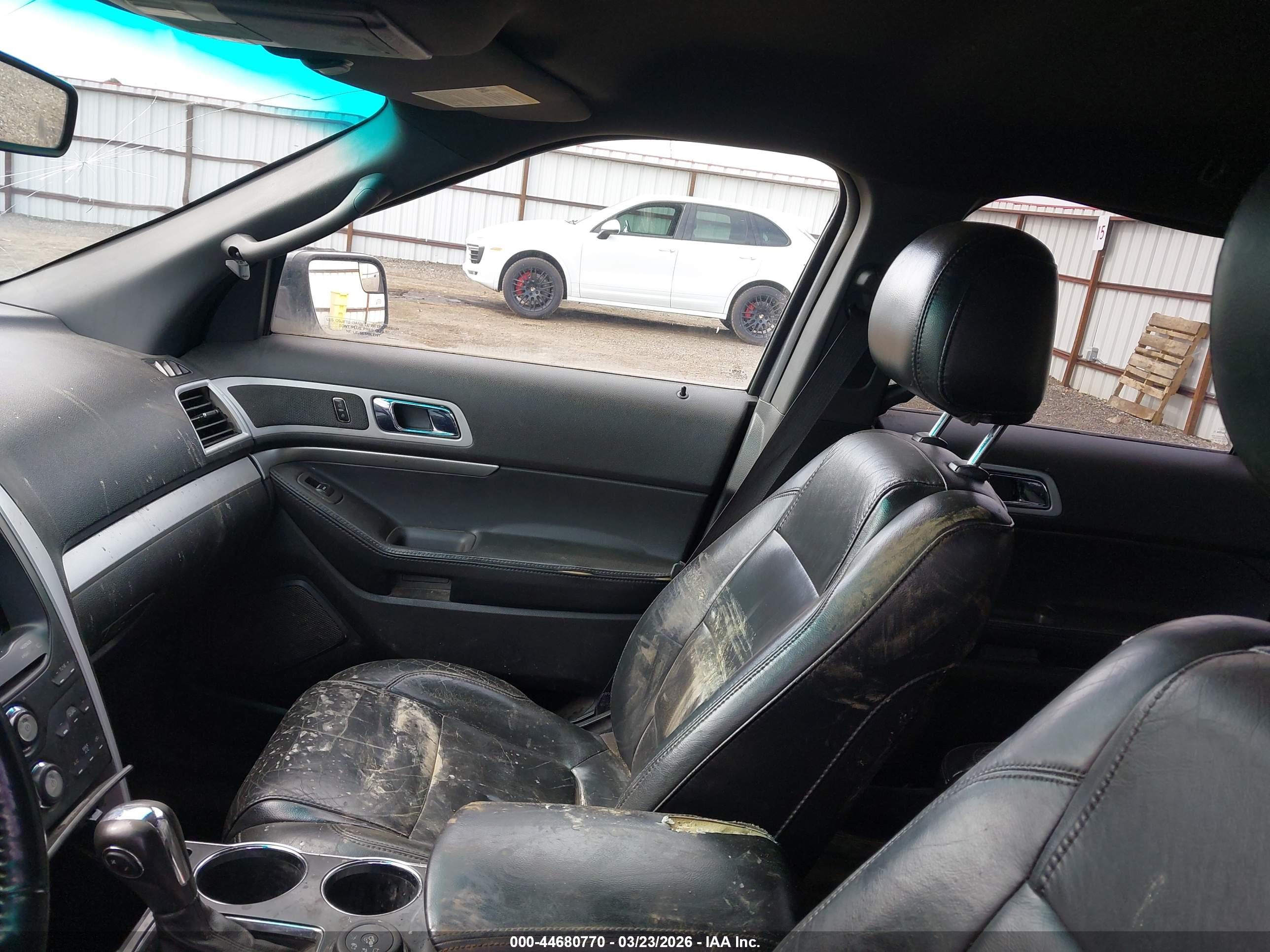 FORD EXPLORER image 5