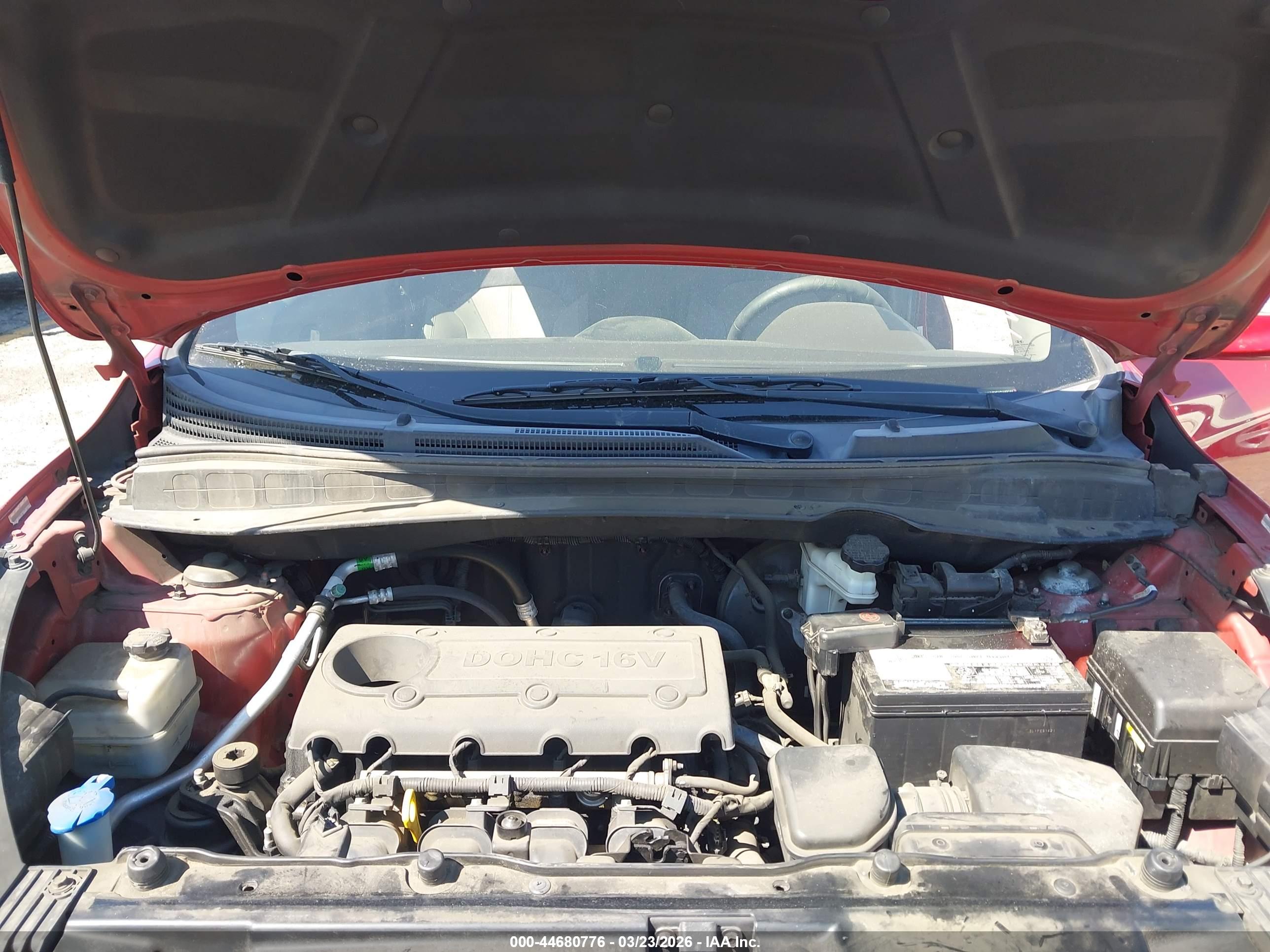 HYUNDAI TUCSON image 10