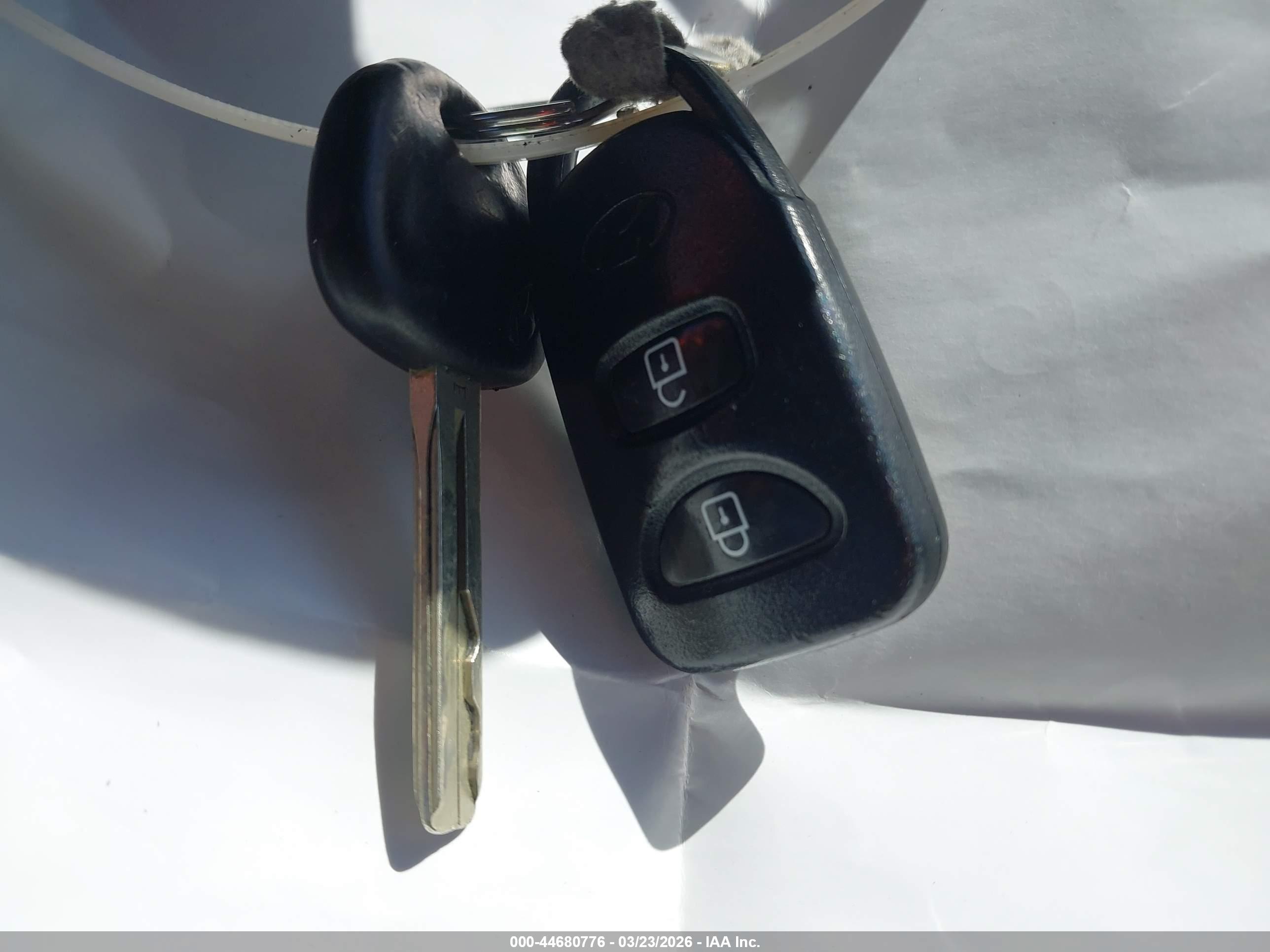 HYUNDAI TUCSON image 11