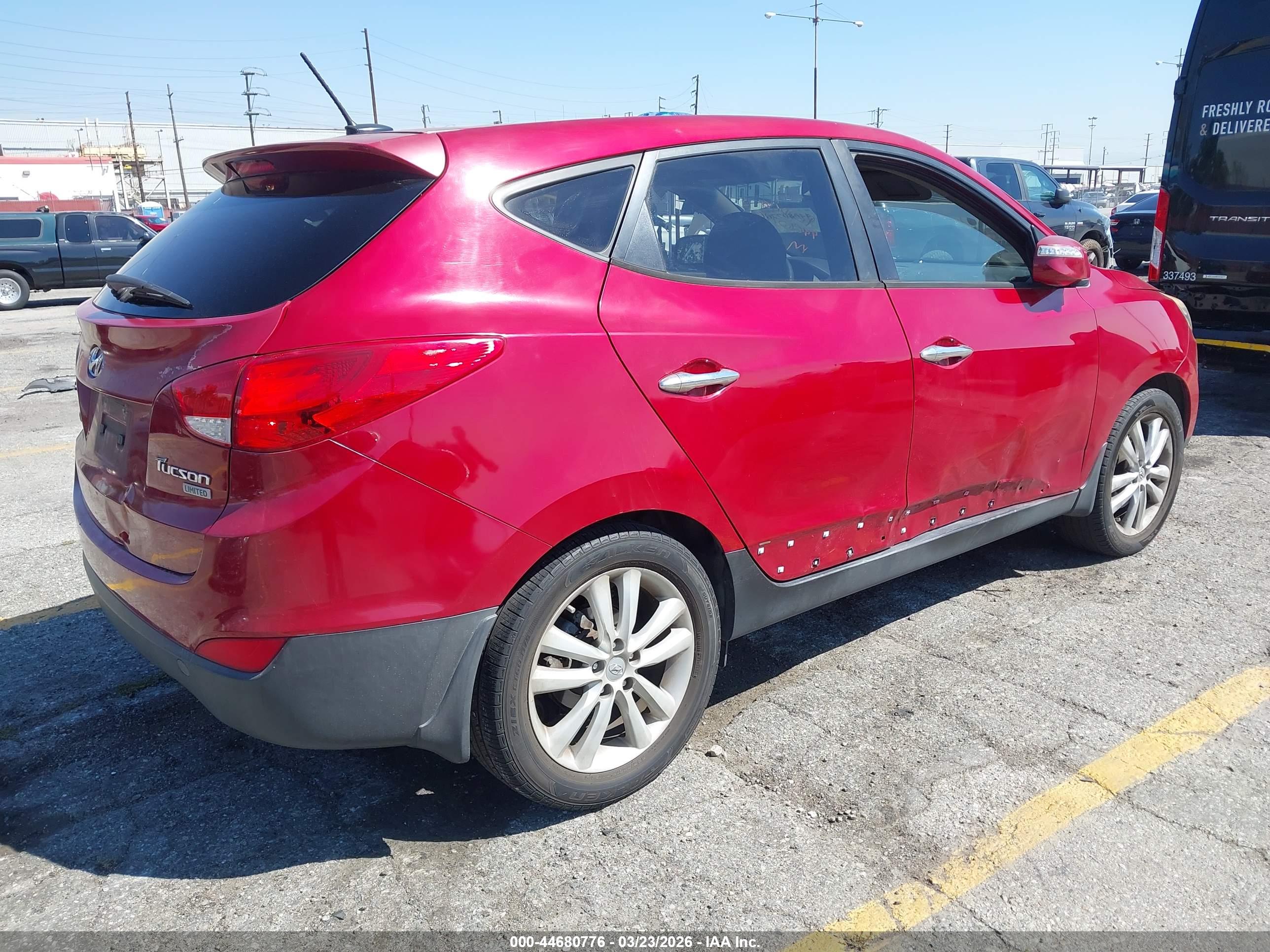 HYUNDAI TUCSON image 4