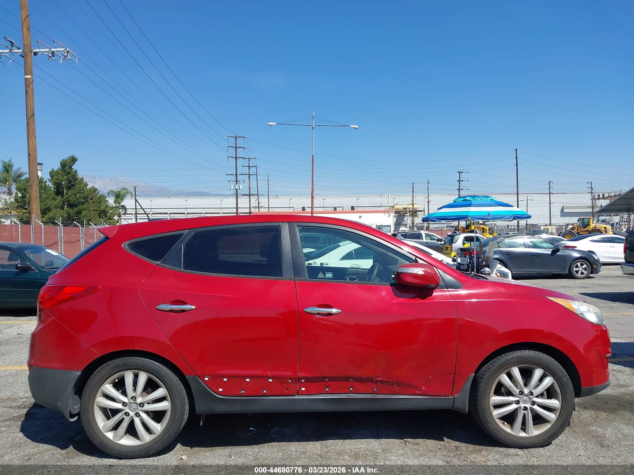 HYUNDAI TUCSON image 6
