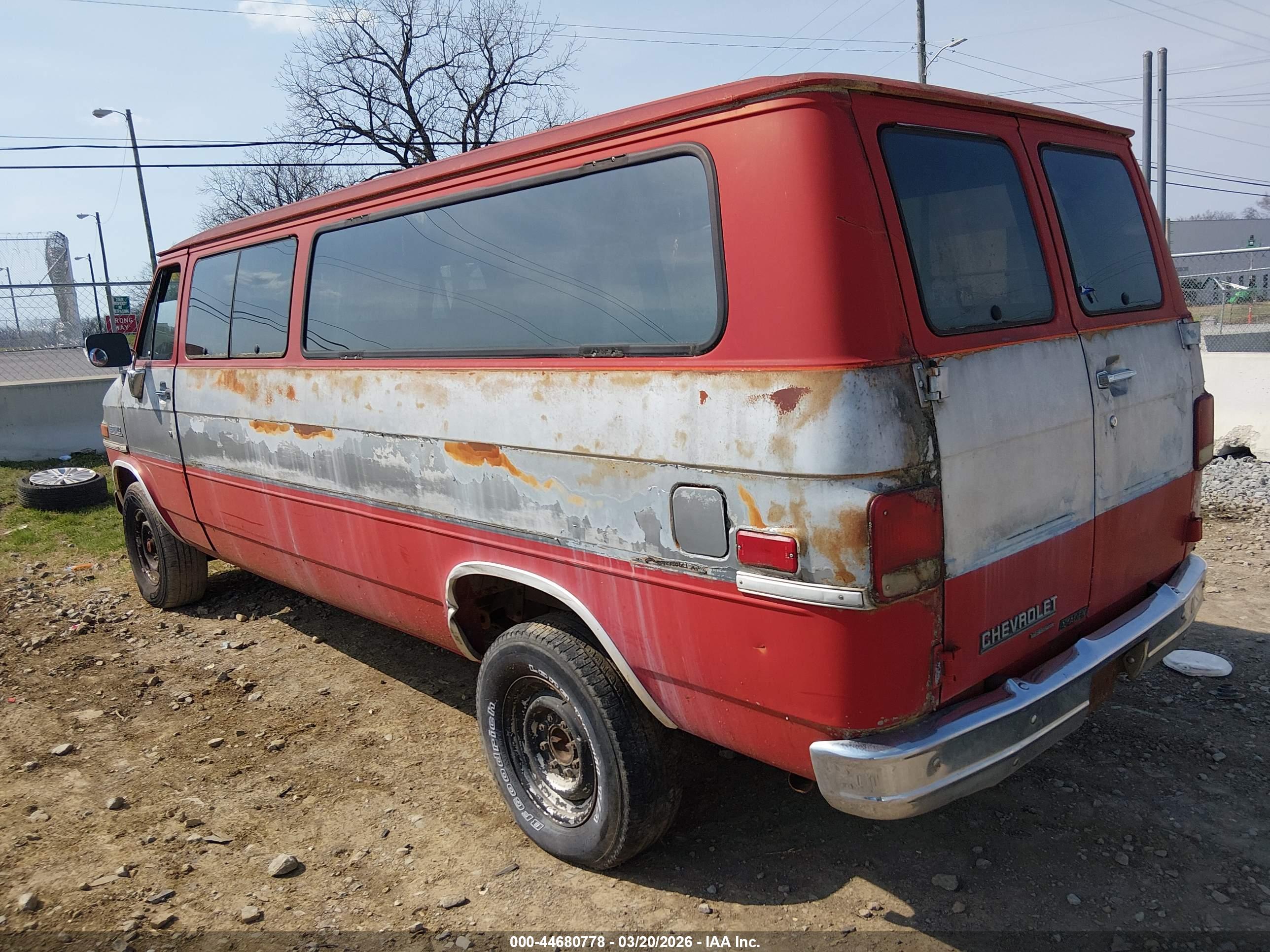 CHEVROLET G30 image 3