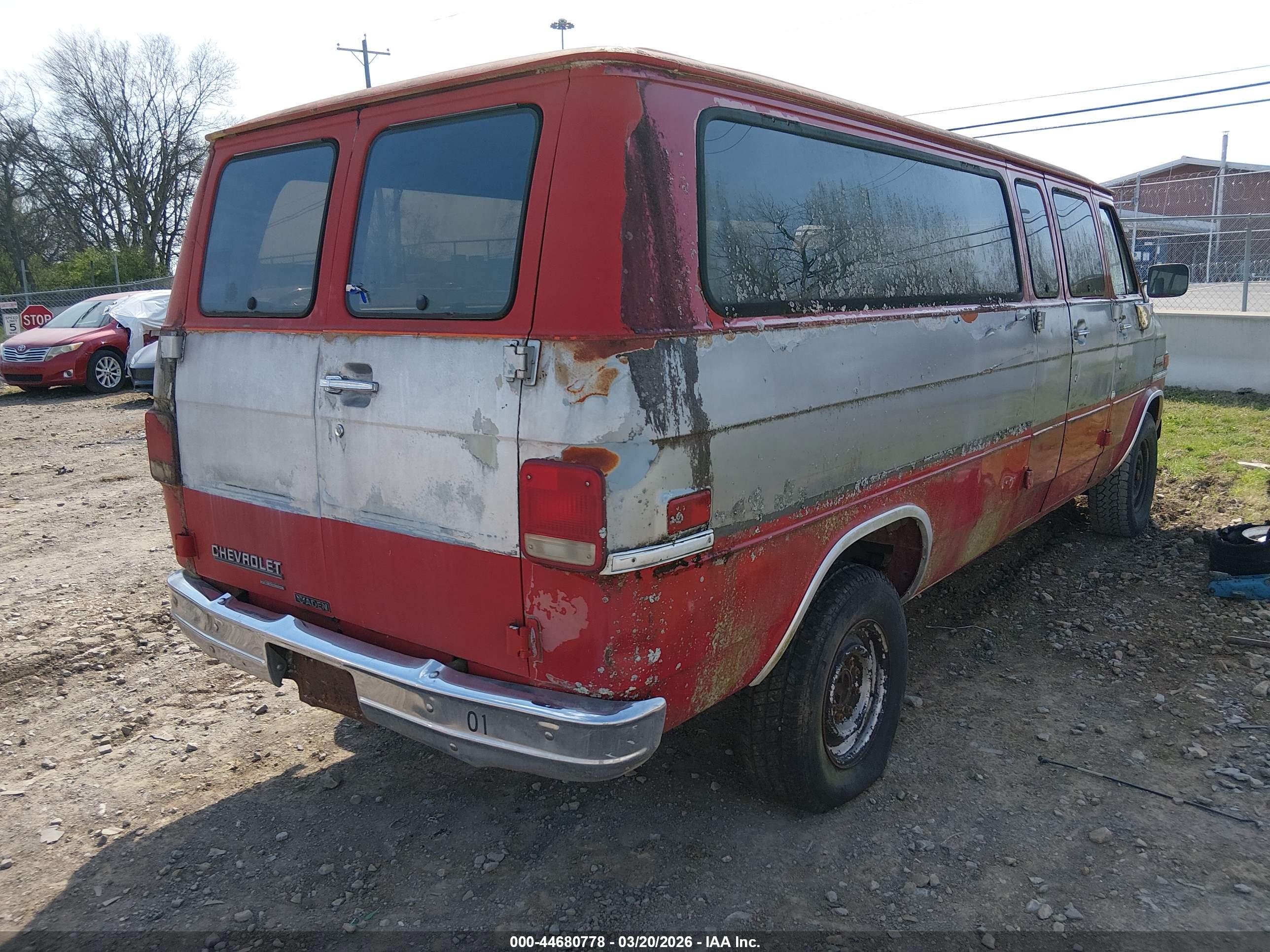 CHEVROLET G30 image 6