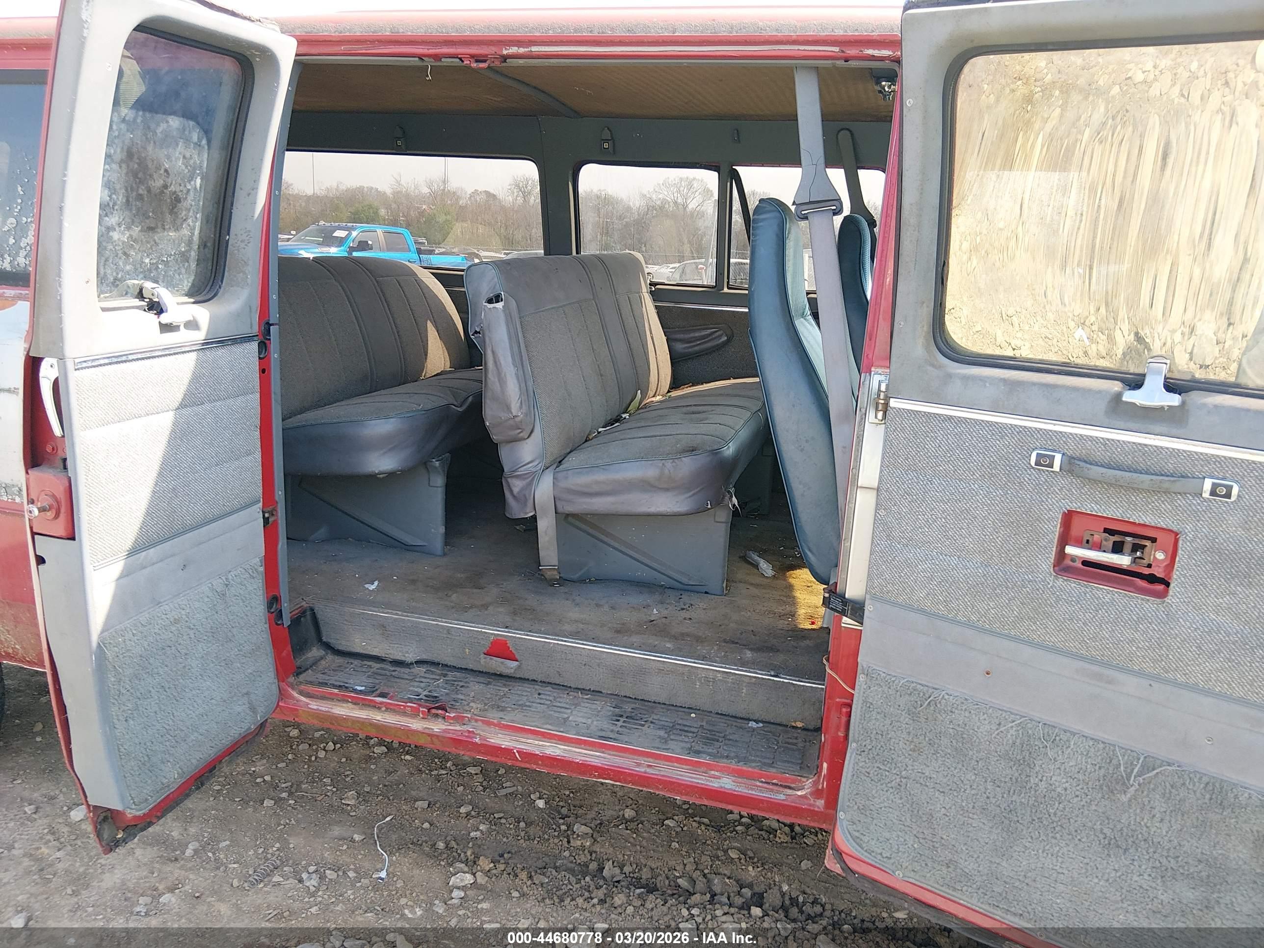 CHEVROLET G30 image 8