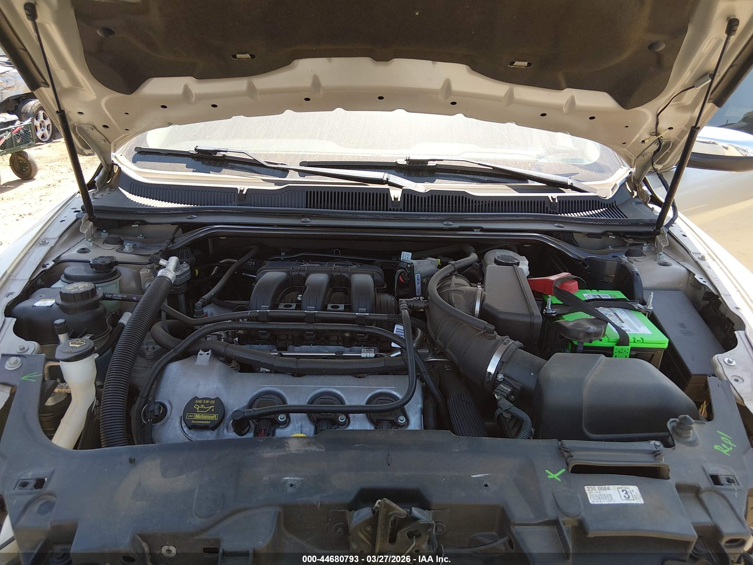 FORD TAURUS image 10