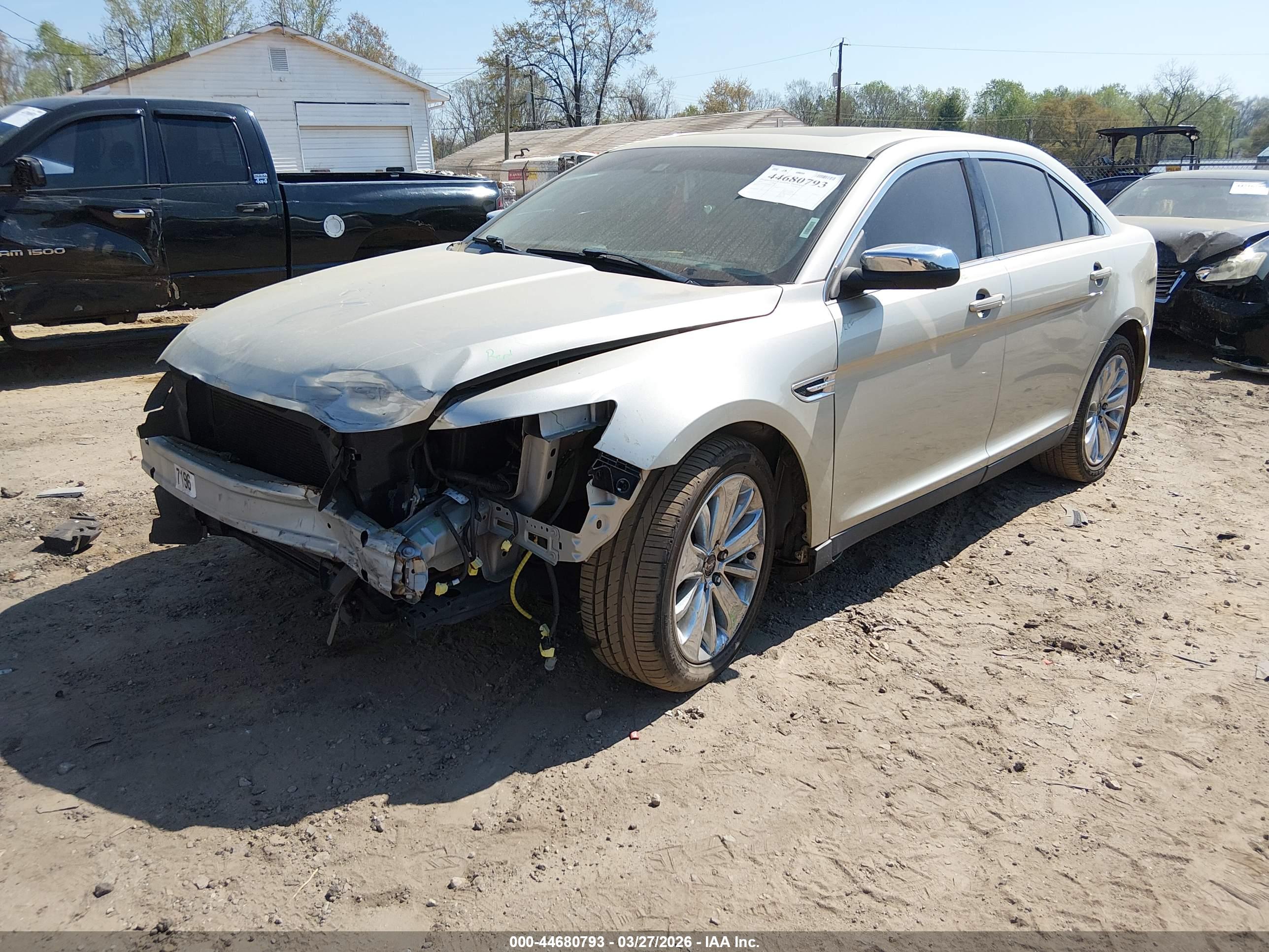 FORD TAURUS image 2