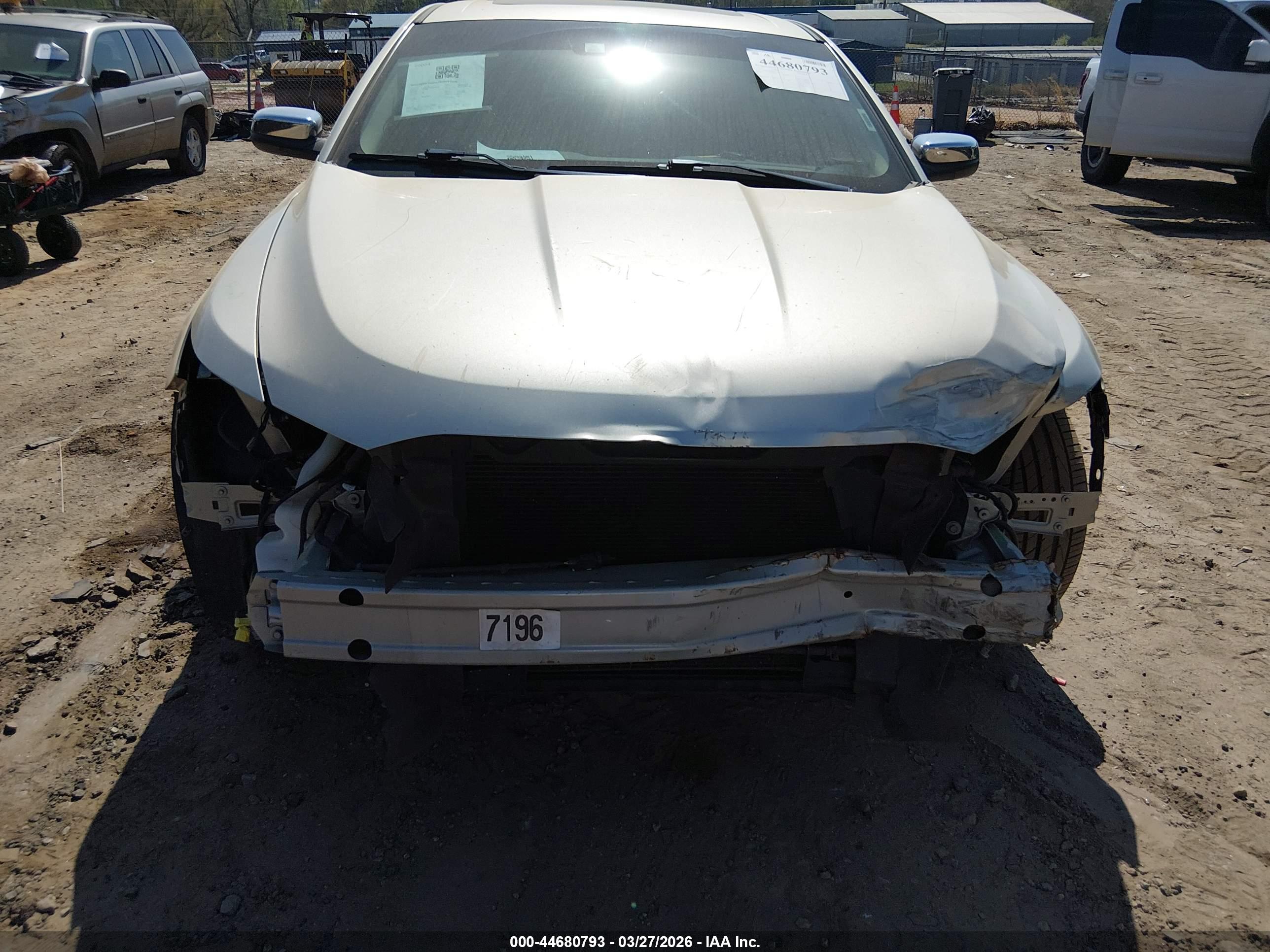 FORD TAURUS image 6