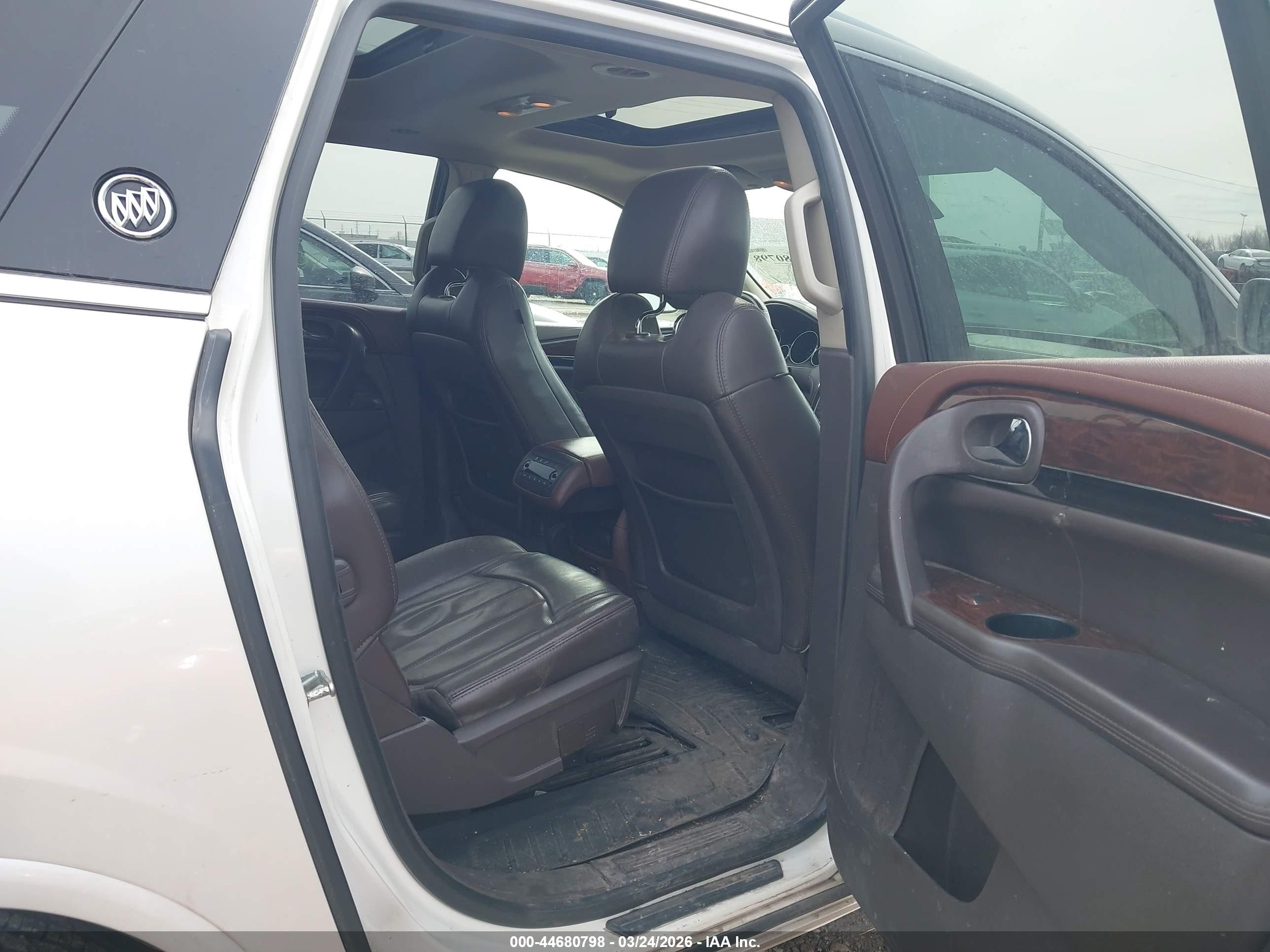 BUICK ENCLAVE image 8