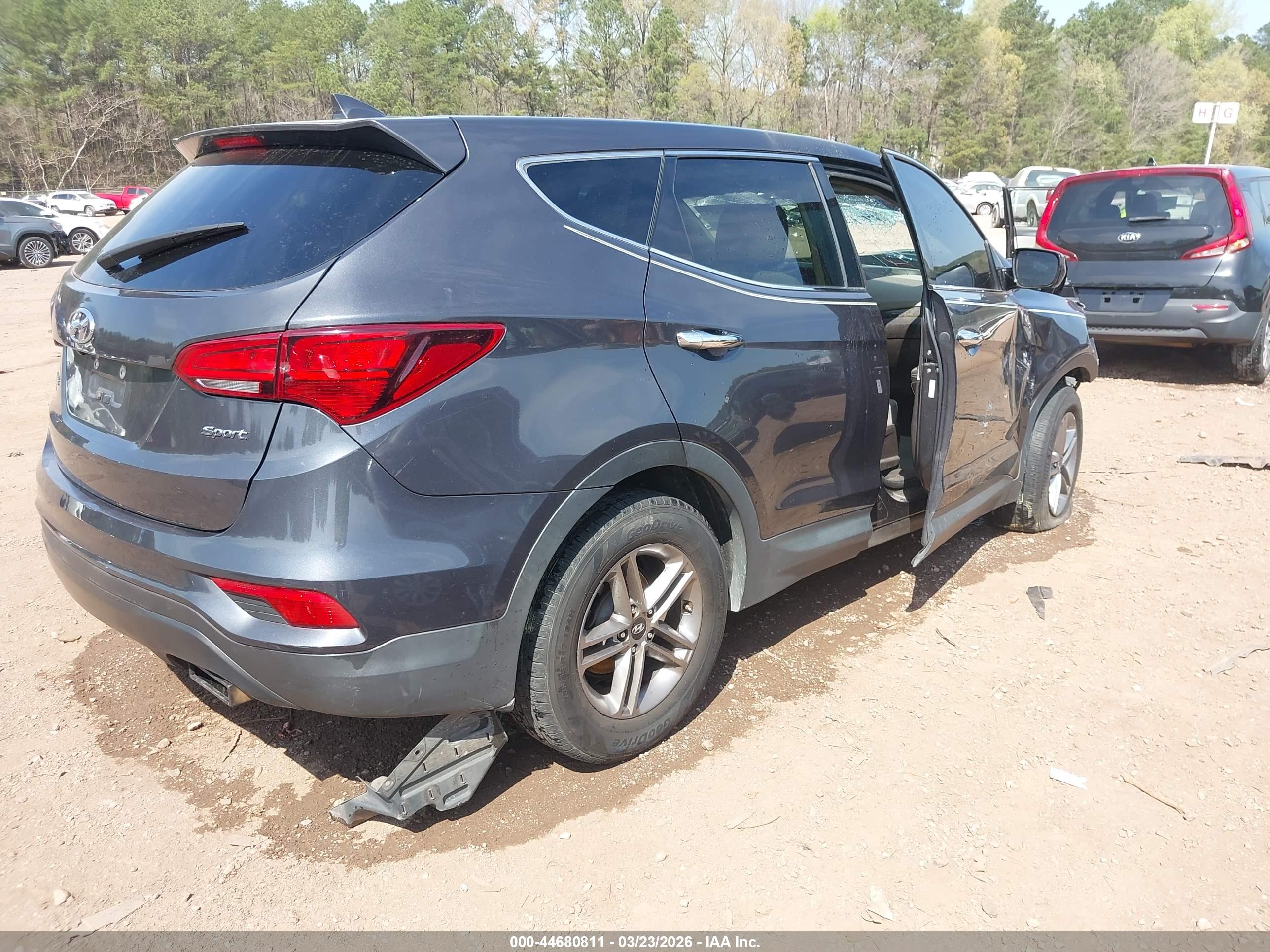 HYUNDAI SANTA image 4